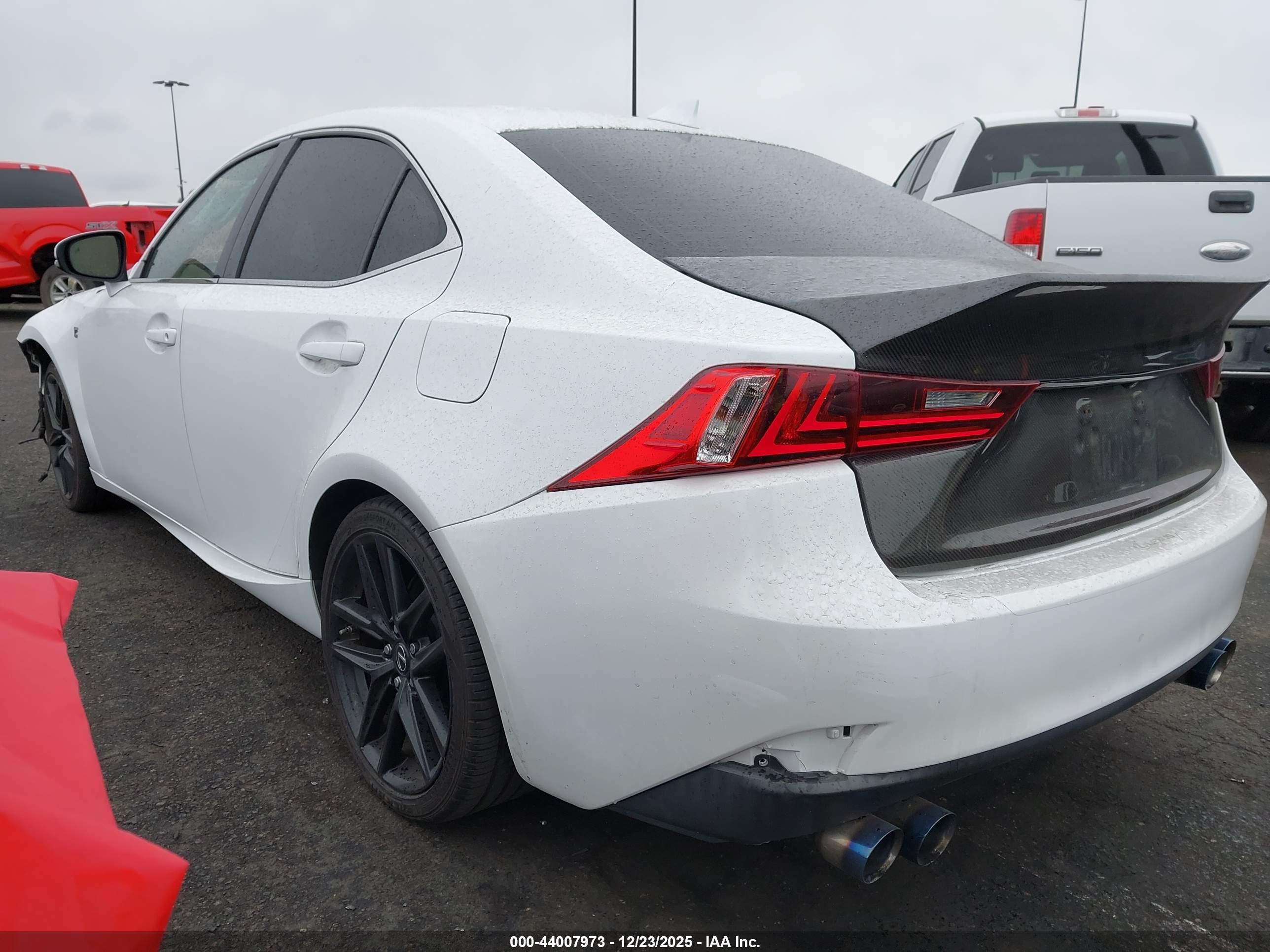 LEXUS IS image 3