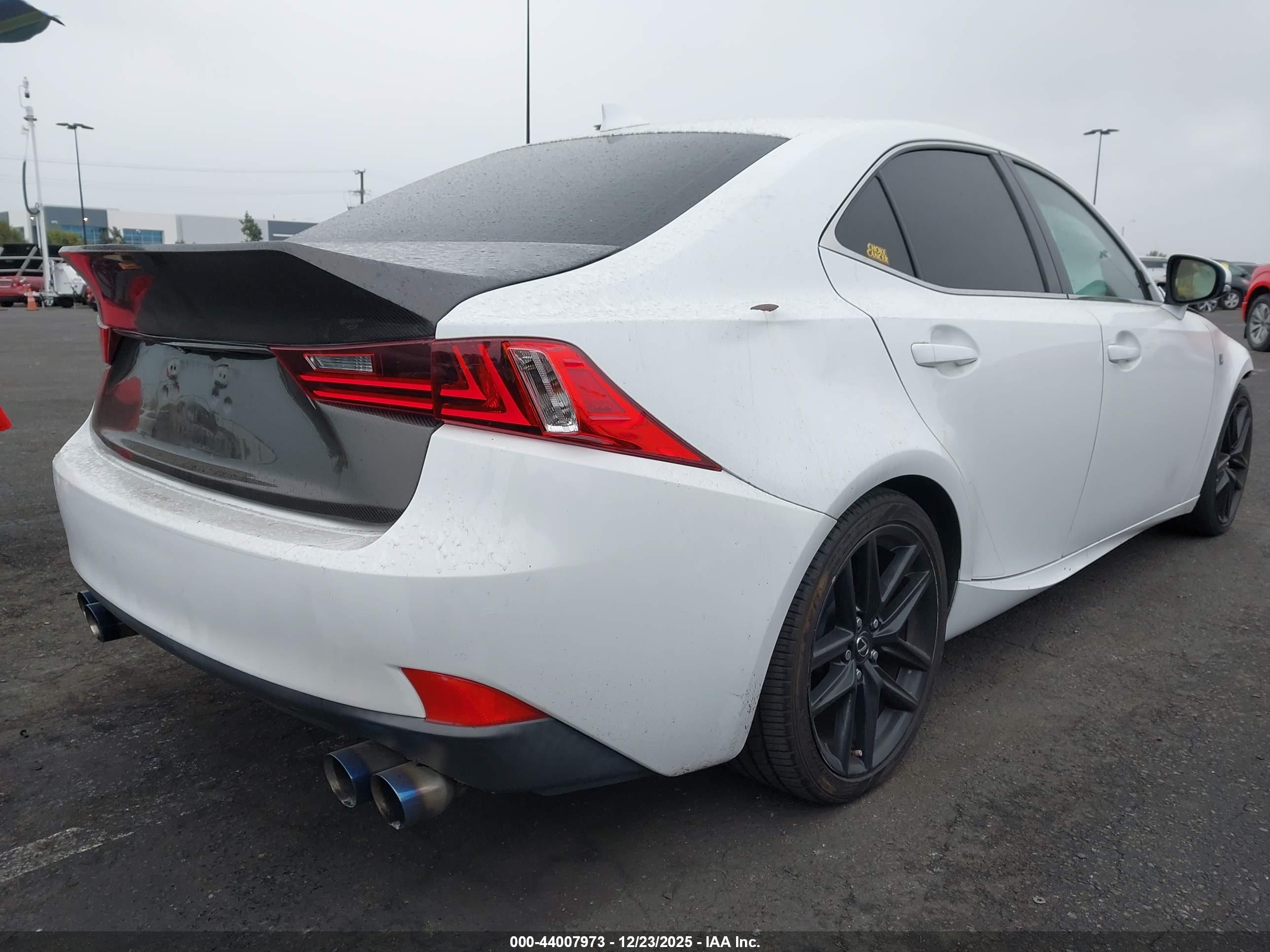 LEXUS IS image 4