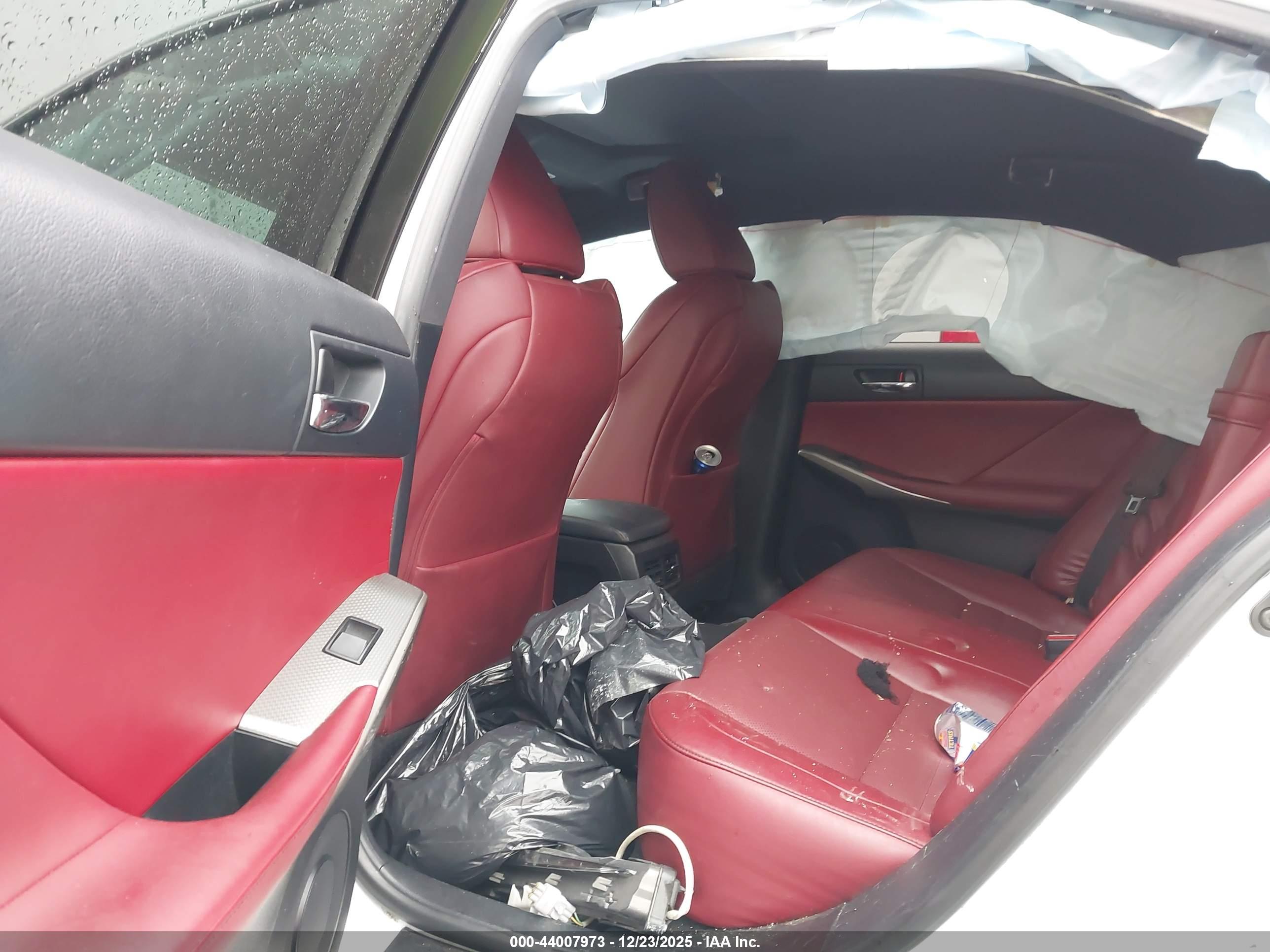 LEXUS IS image 8