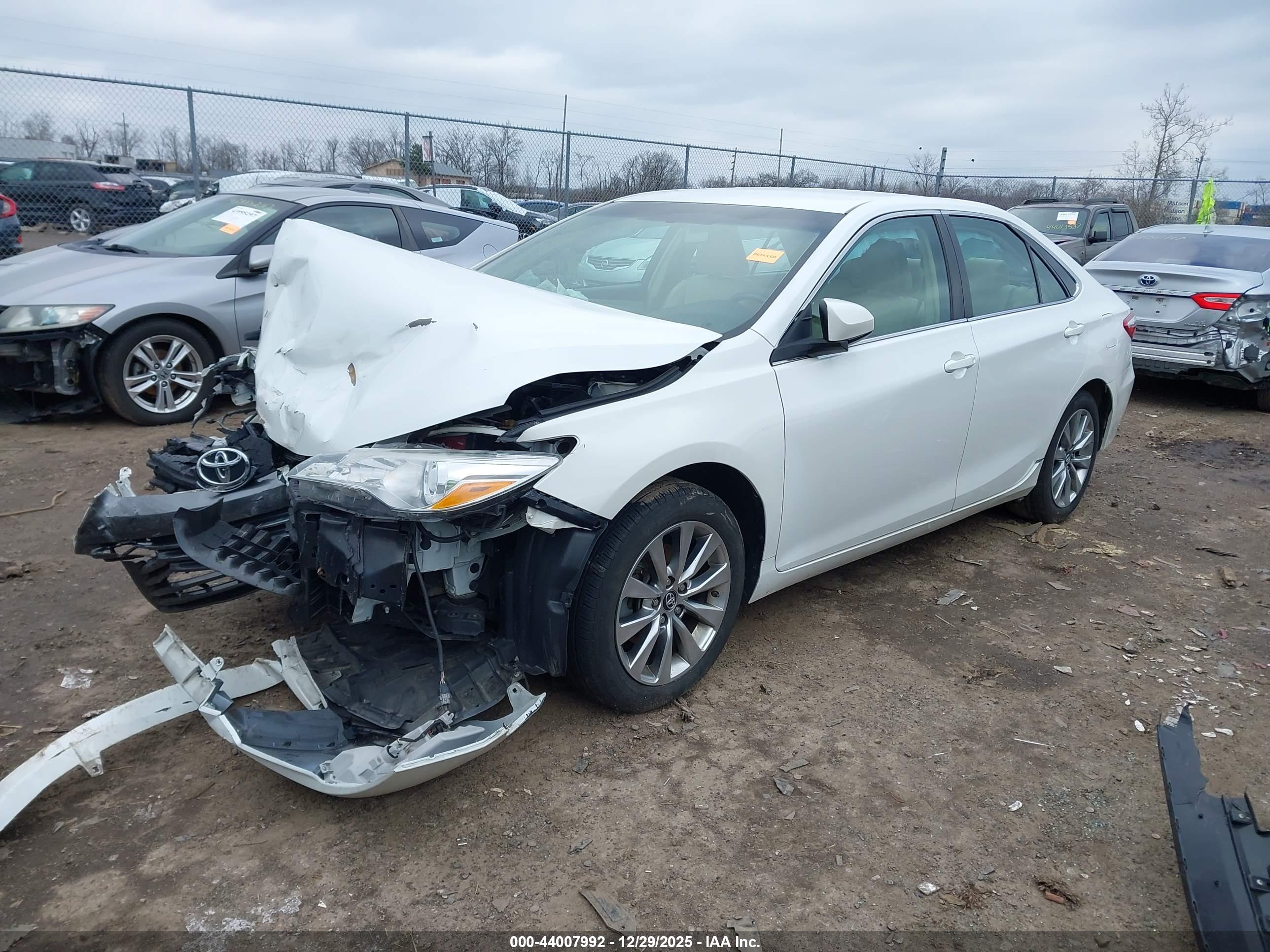 TOYOTA CAMRY image 2
