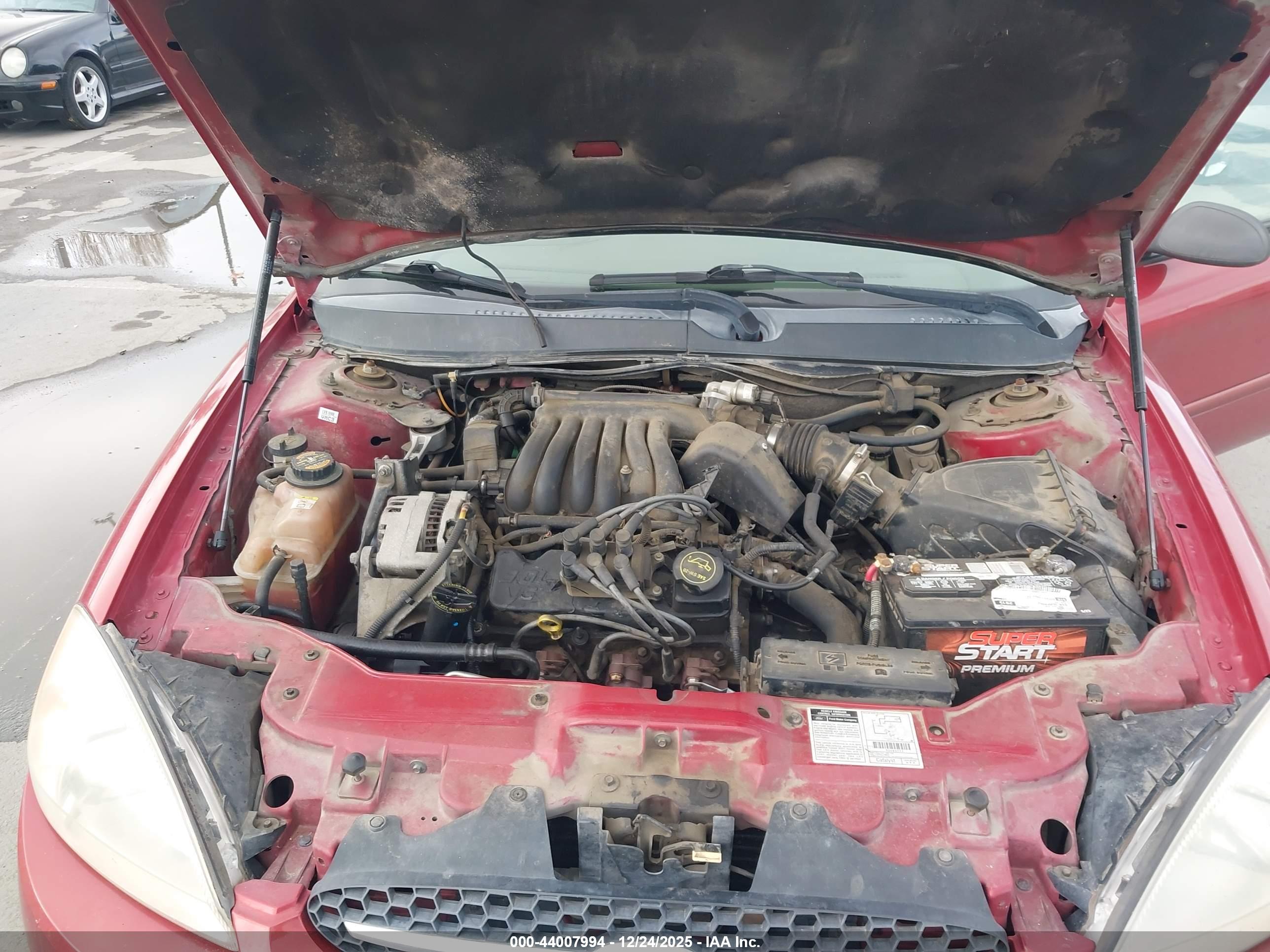 FORD TAURUS image 10