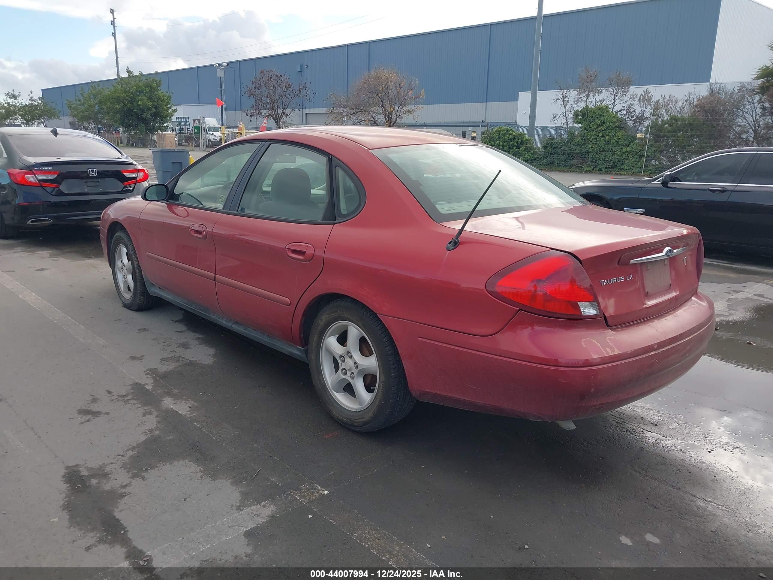 FORD TAURUS image 3
