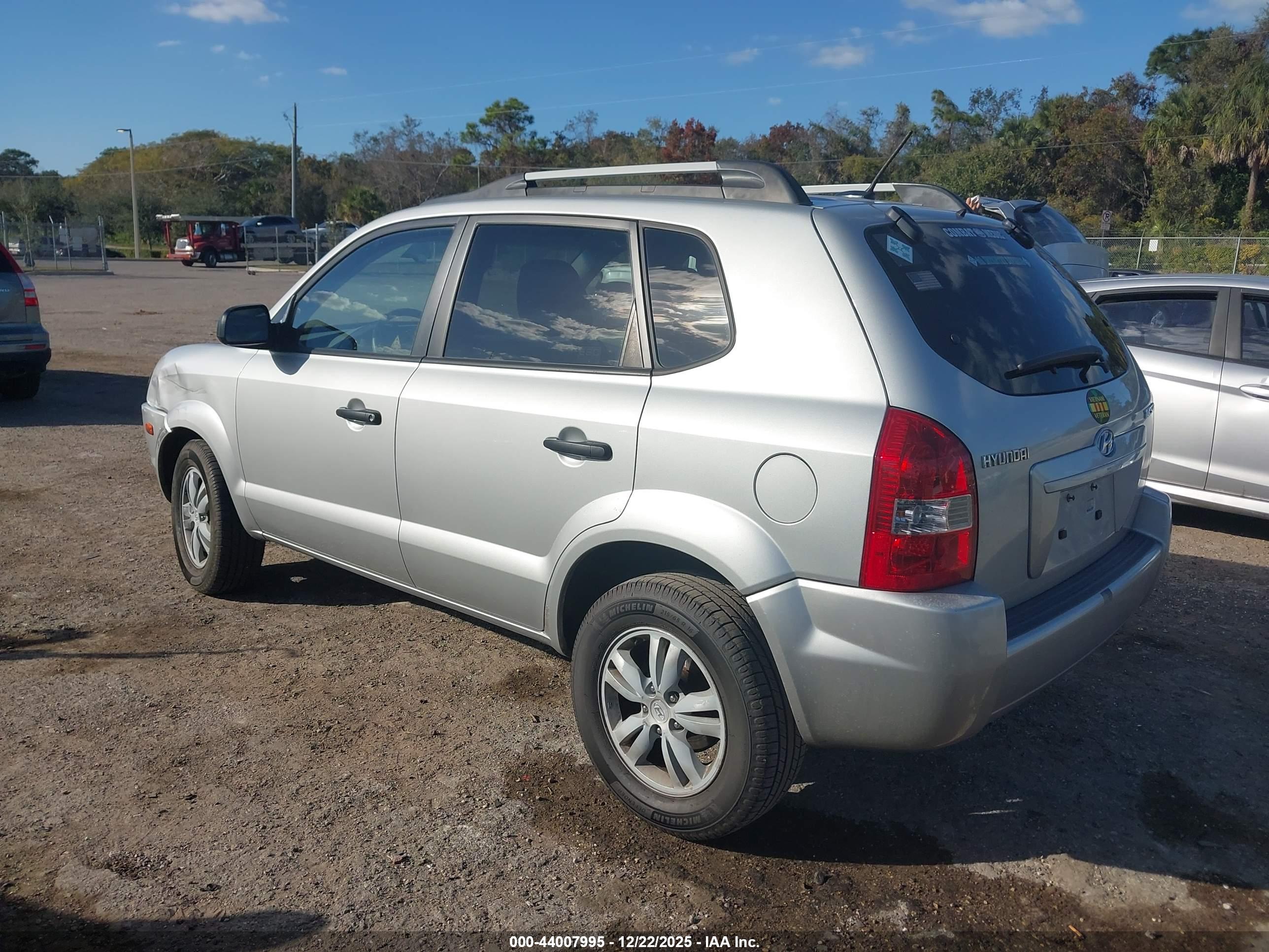 HYUNDAI TUCSON image 3