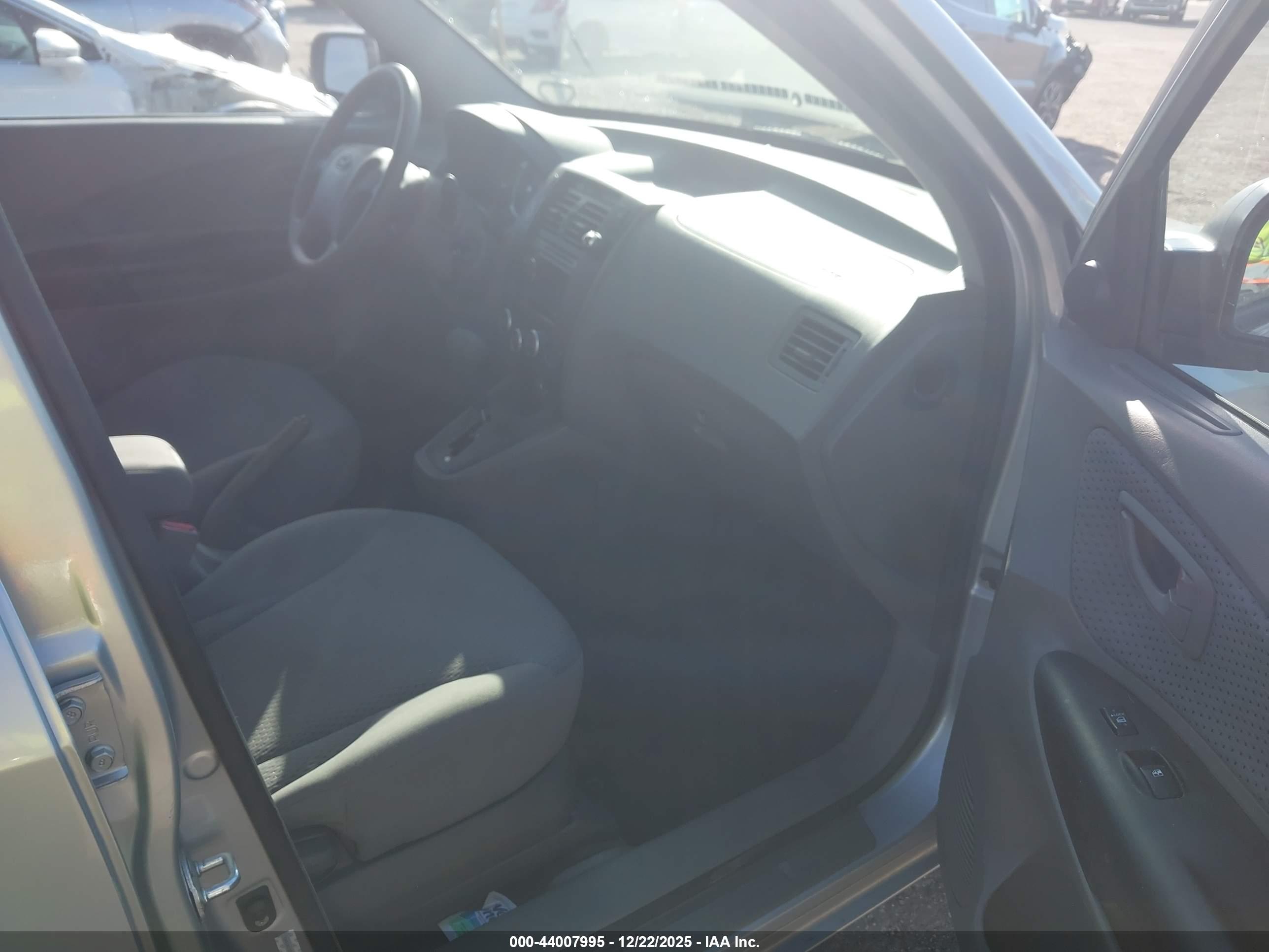 HYUNDAI TUCSON image 5