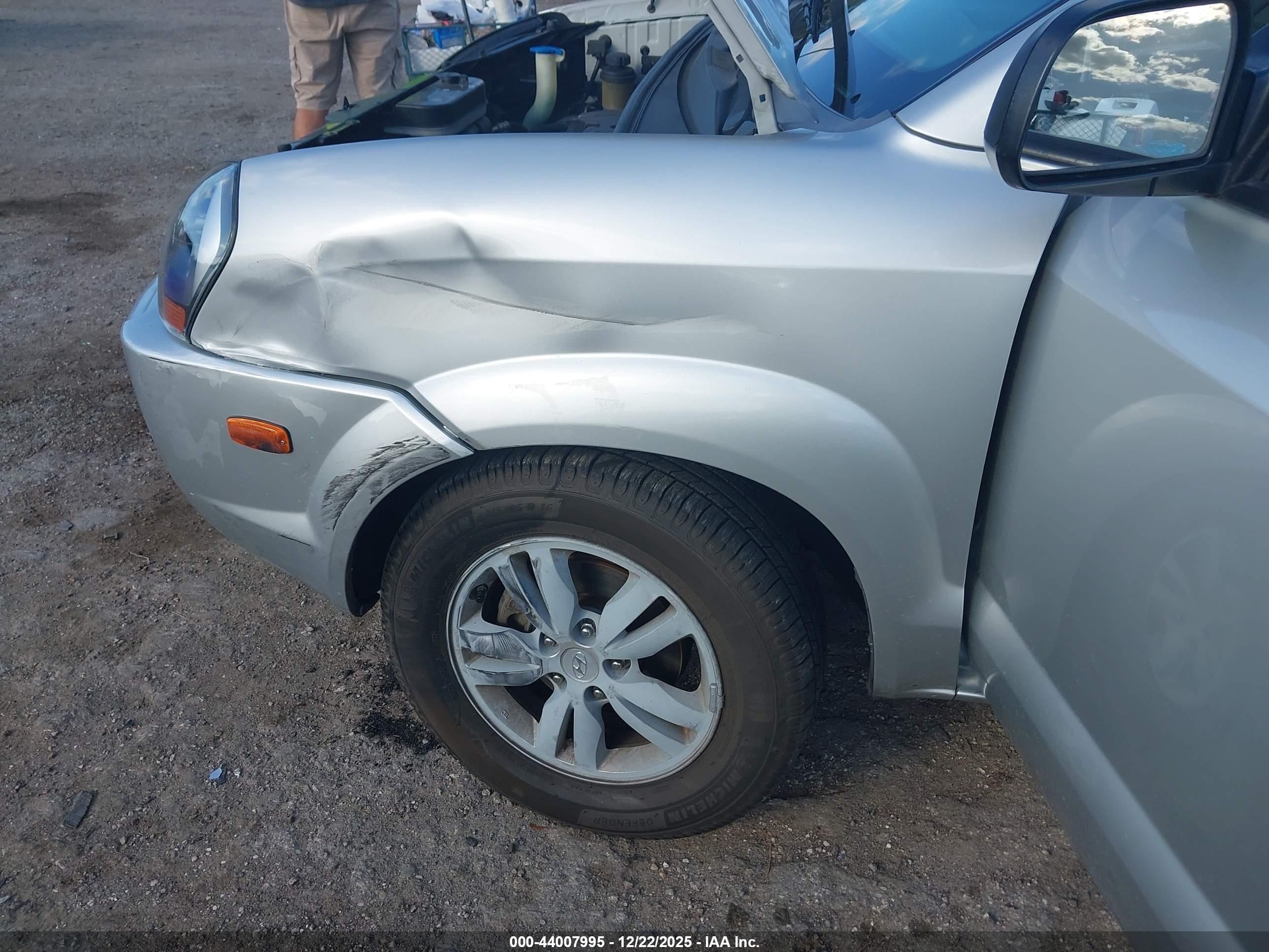 HYUNDAI TUCSON image 6