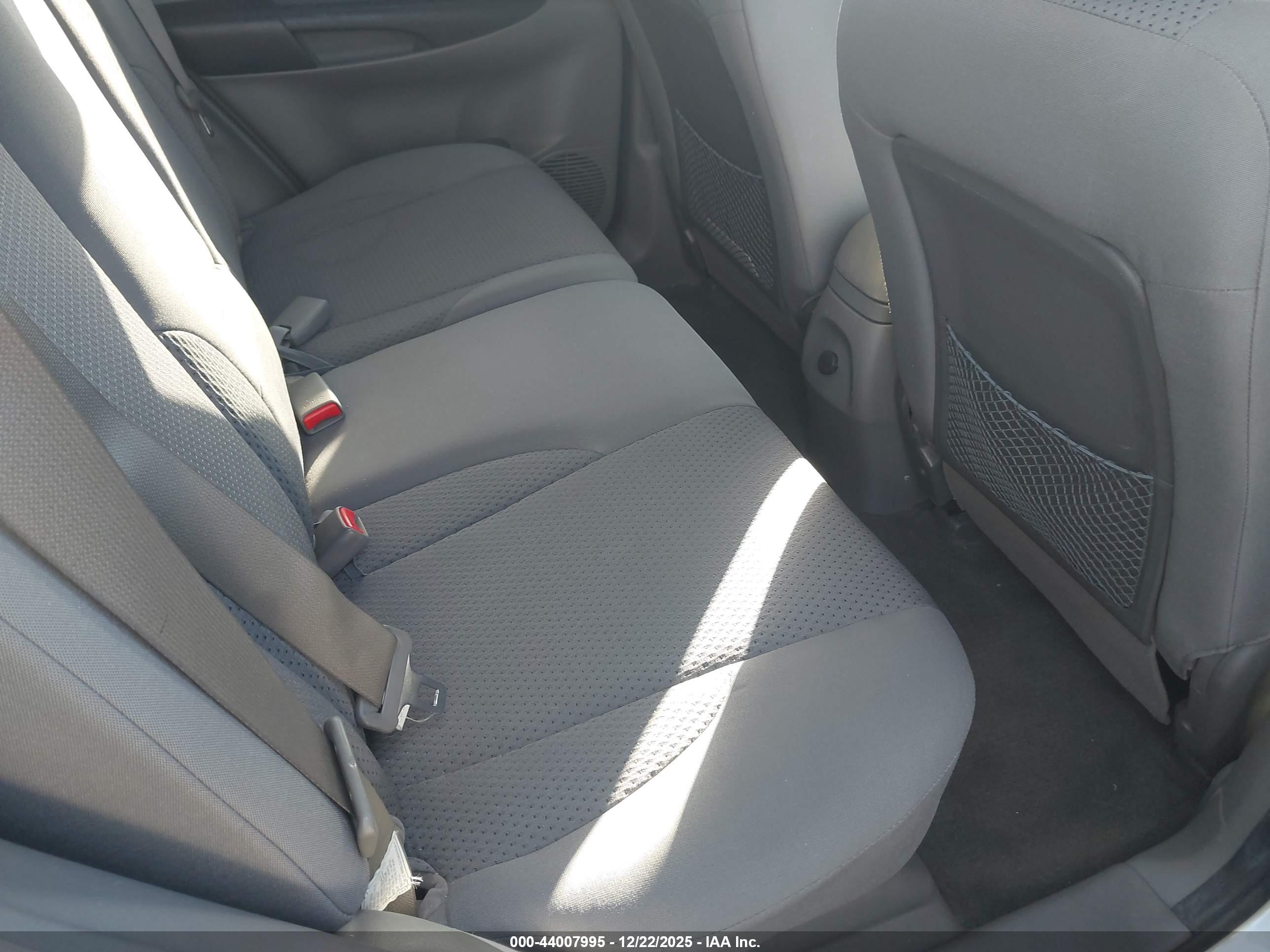 HYUNDAI TUCSON image 8
