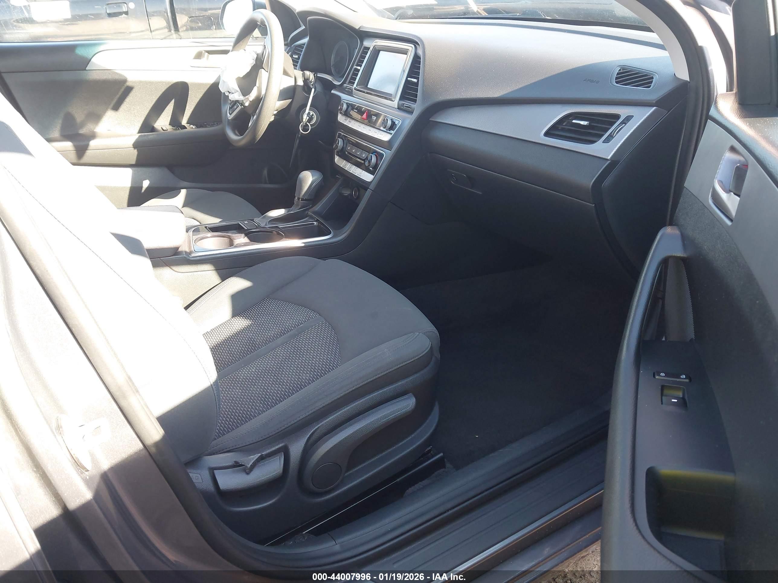HYUNDAI SONATA image 5