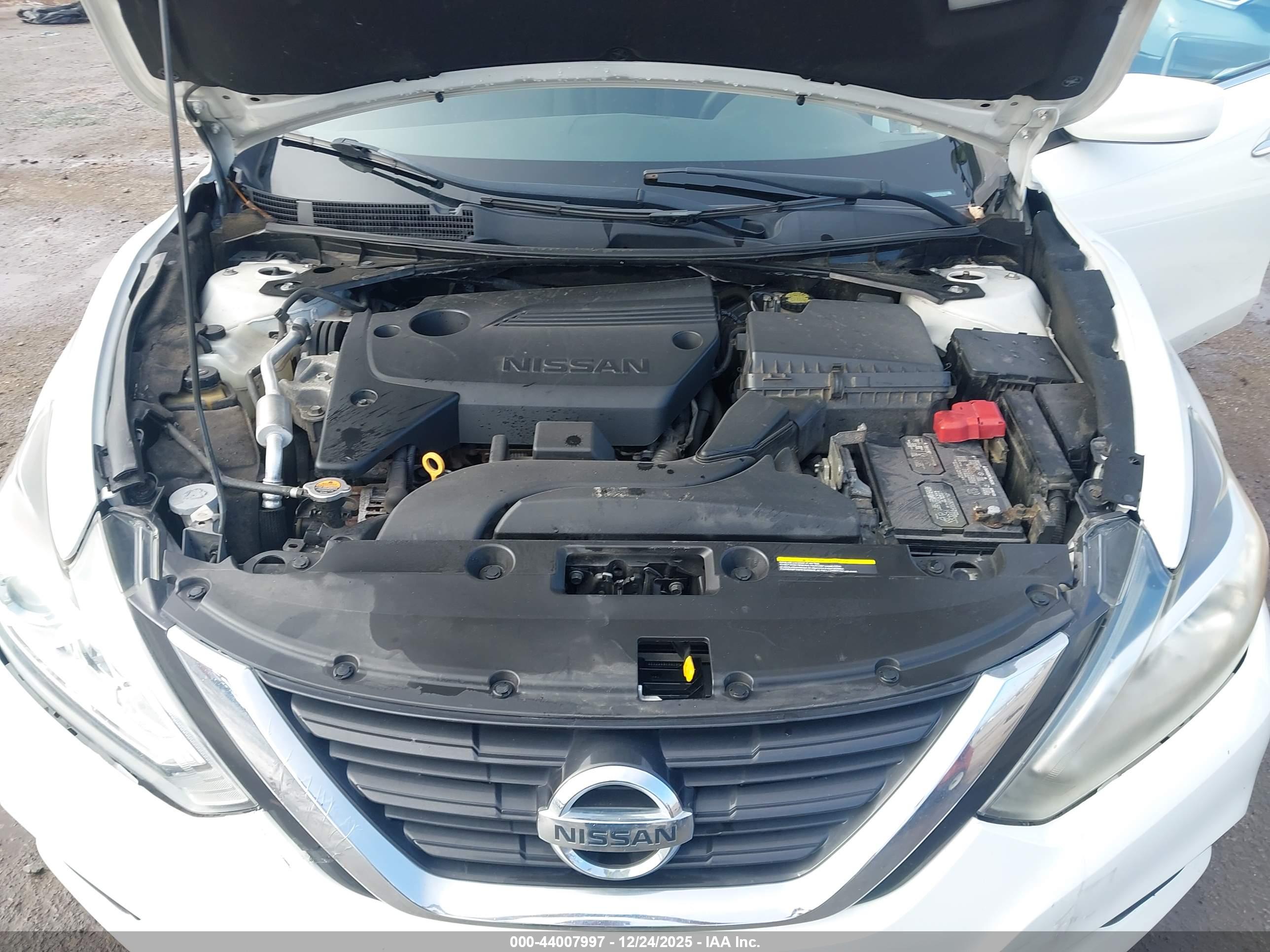 NISSAN ALTIMA image 10