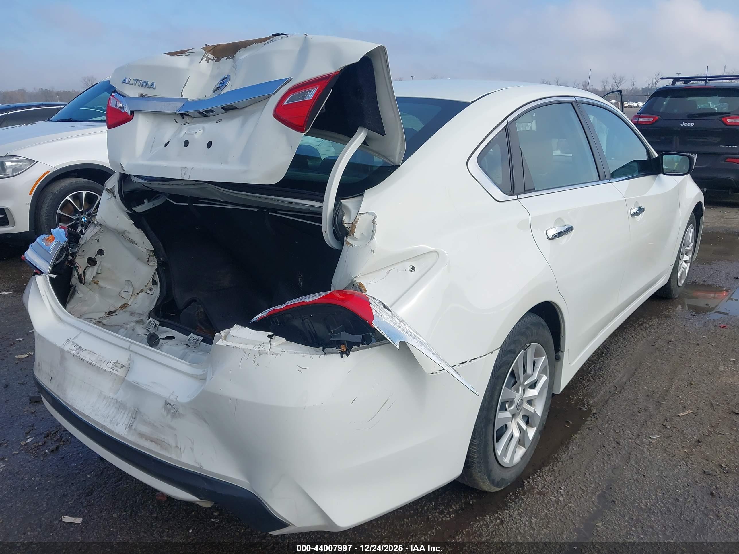 NISSAN ALTIMA image 4