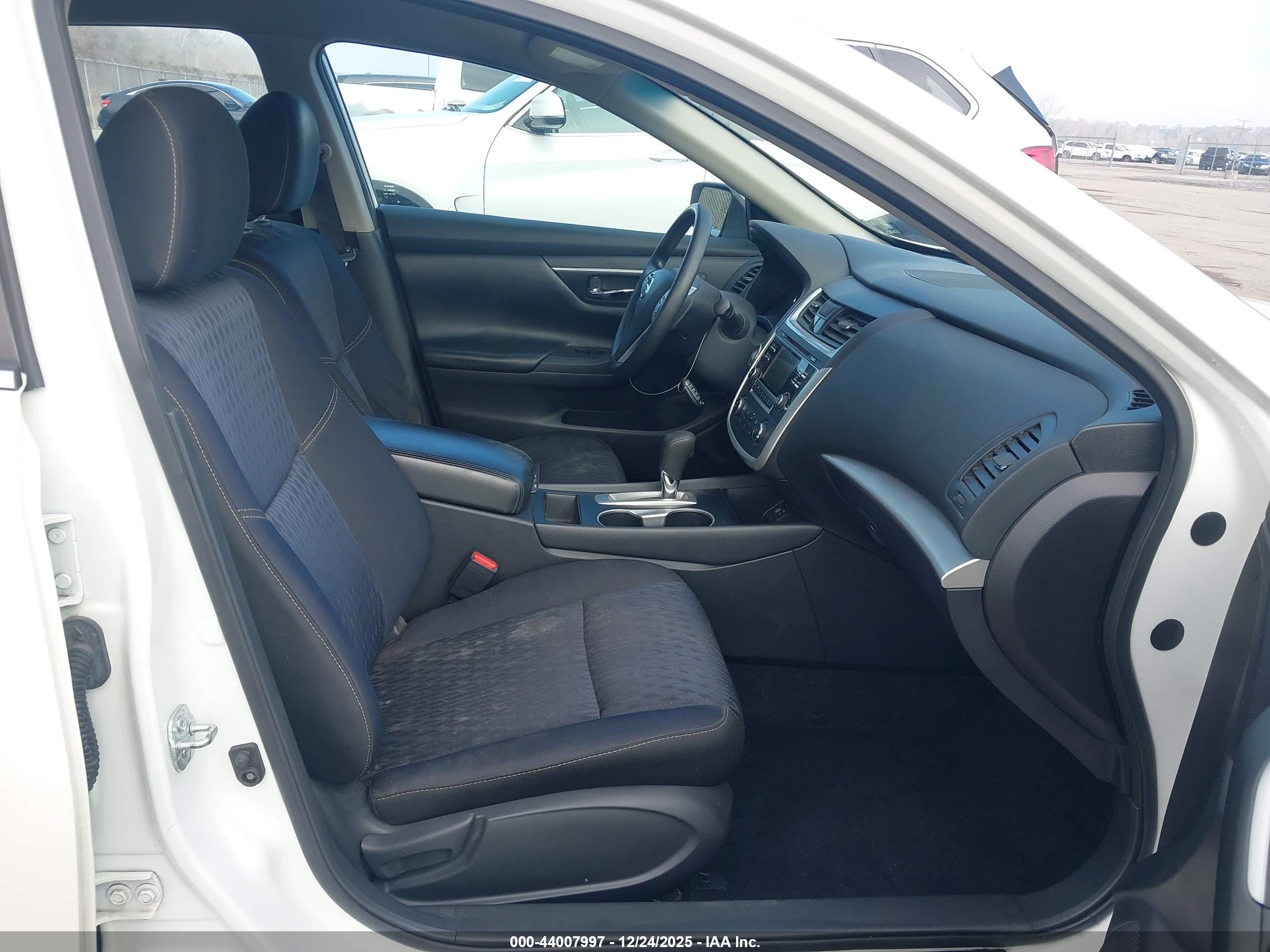 NISSAN ALTIMA image 5