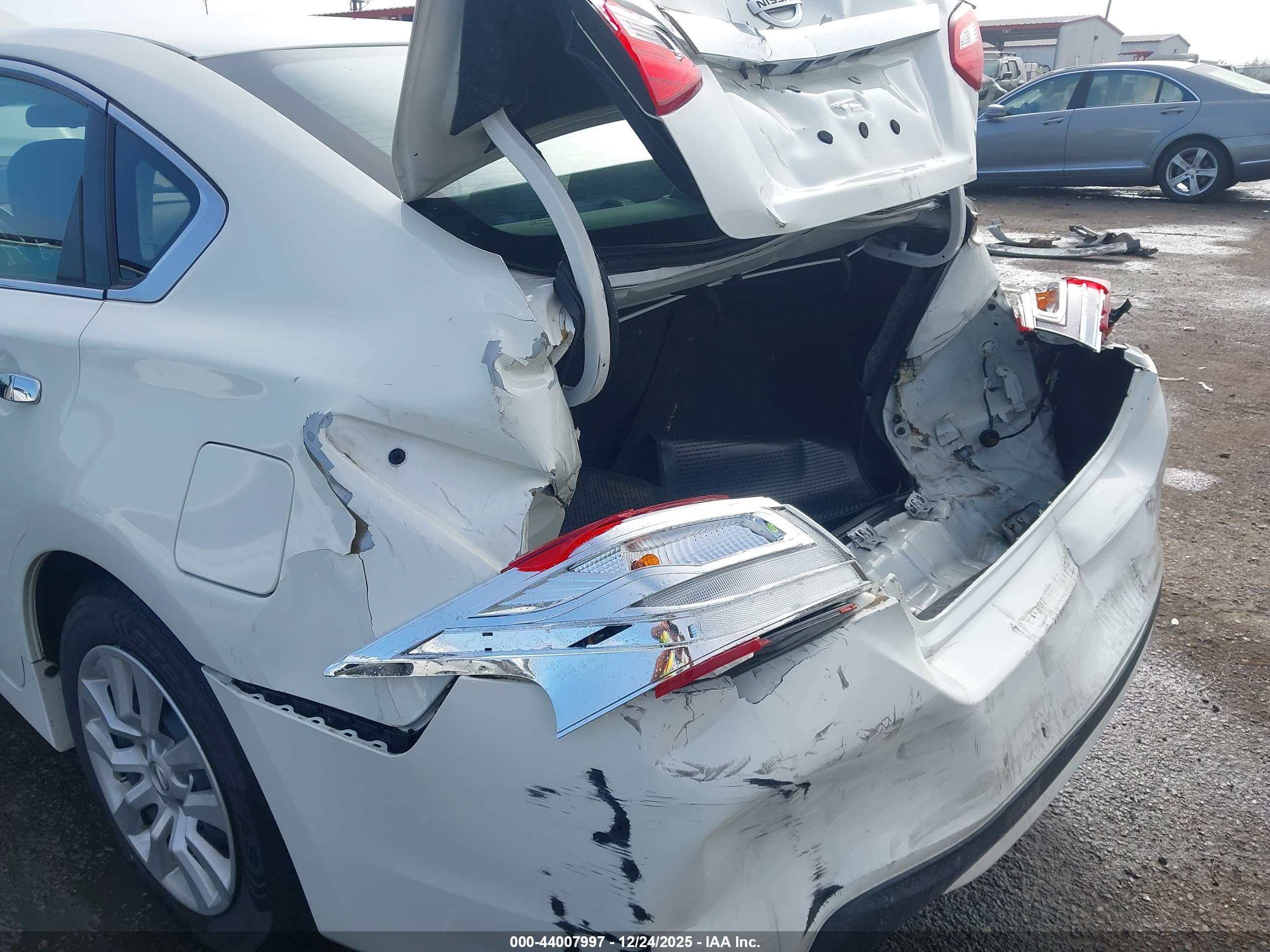 NISSAN ALTIMA image 6