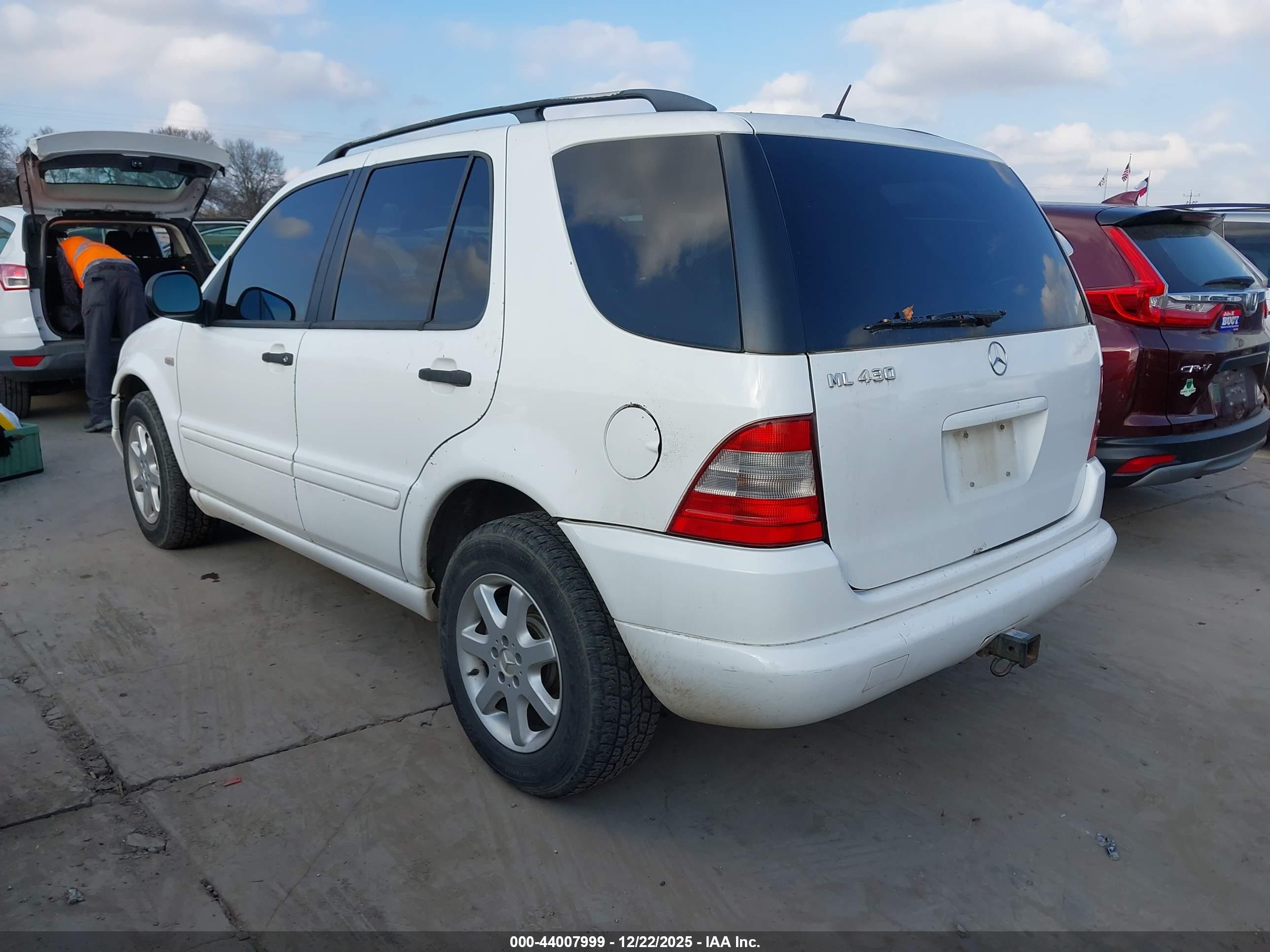 MERCEDES-BENZ ML image 3