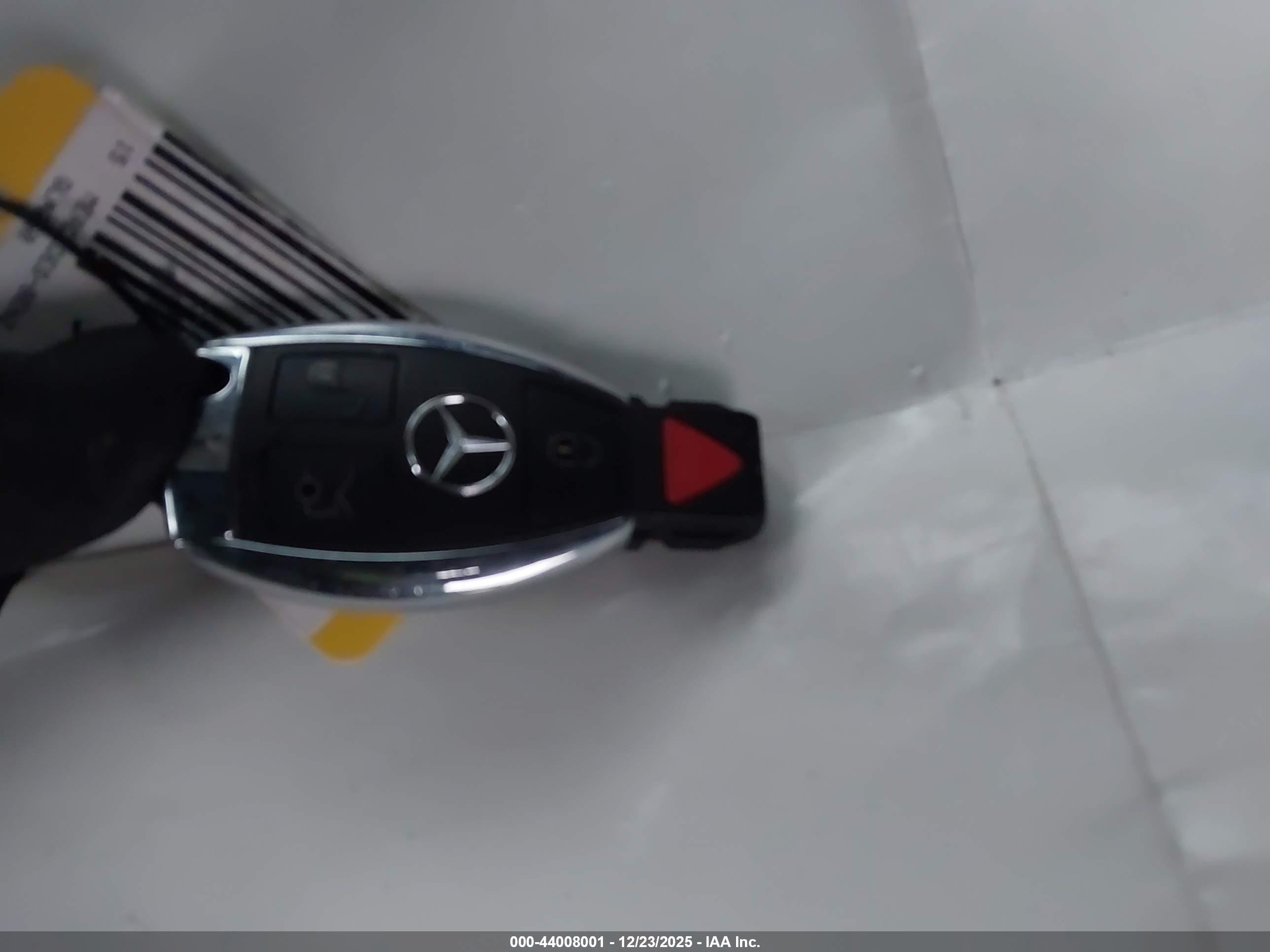 MERCEDES-BENZ GLA image 11