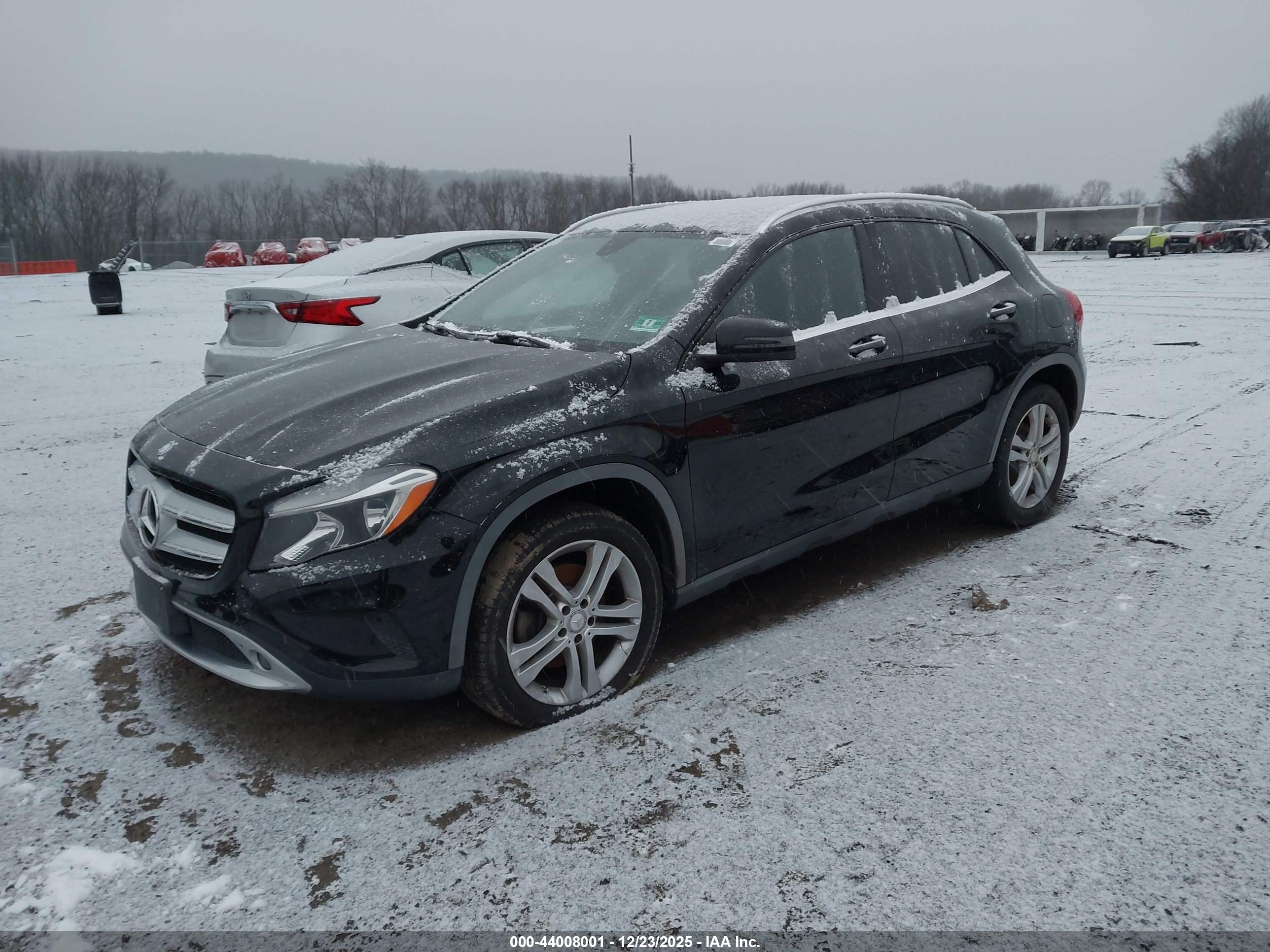 MERCEDES-BENZ GLA image 2