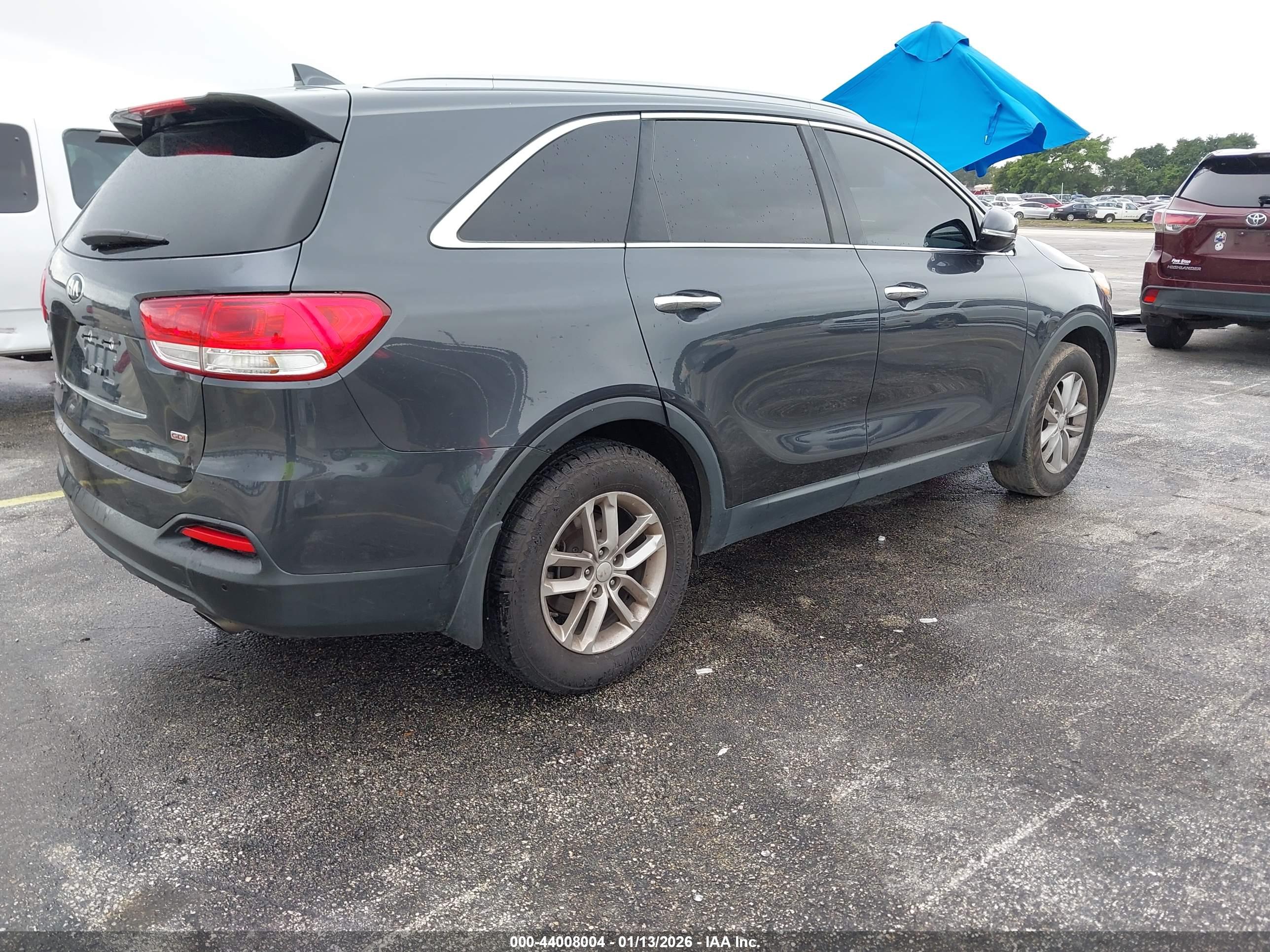 KIA SORENTO image 4