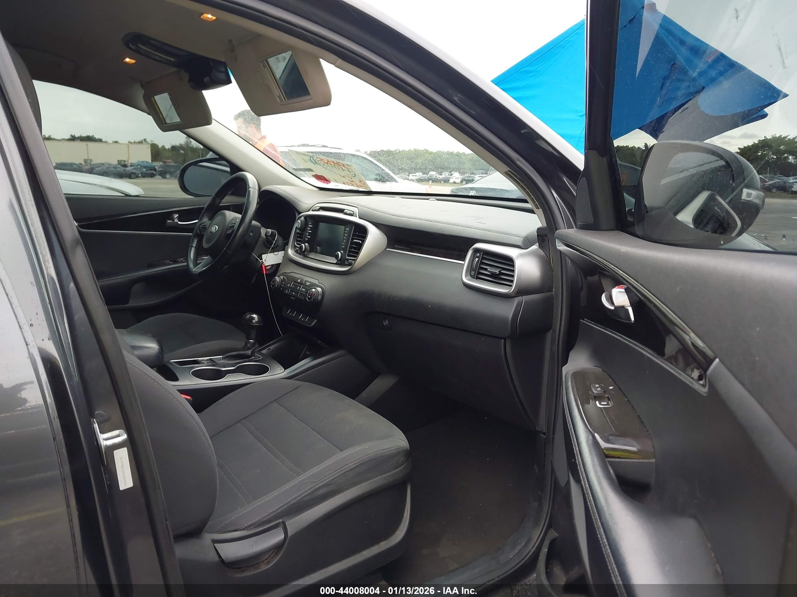 KIA SORENTO image 5