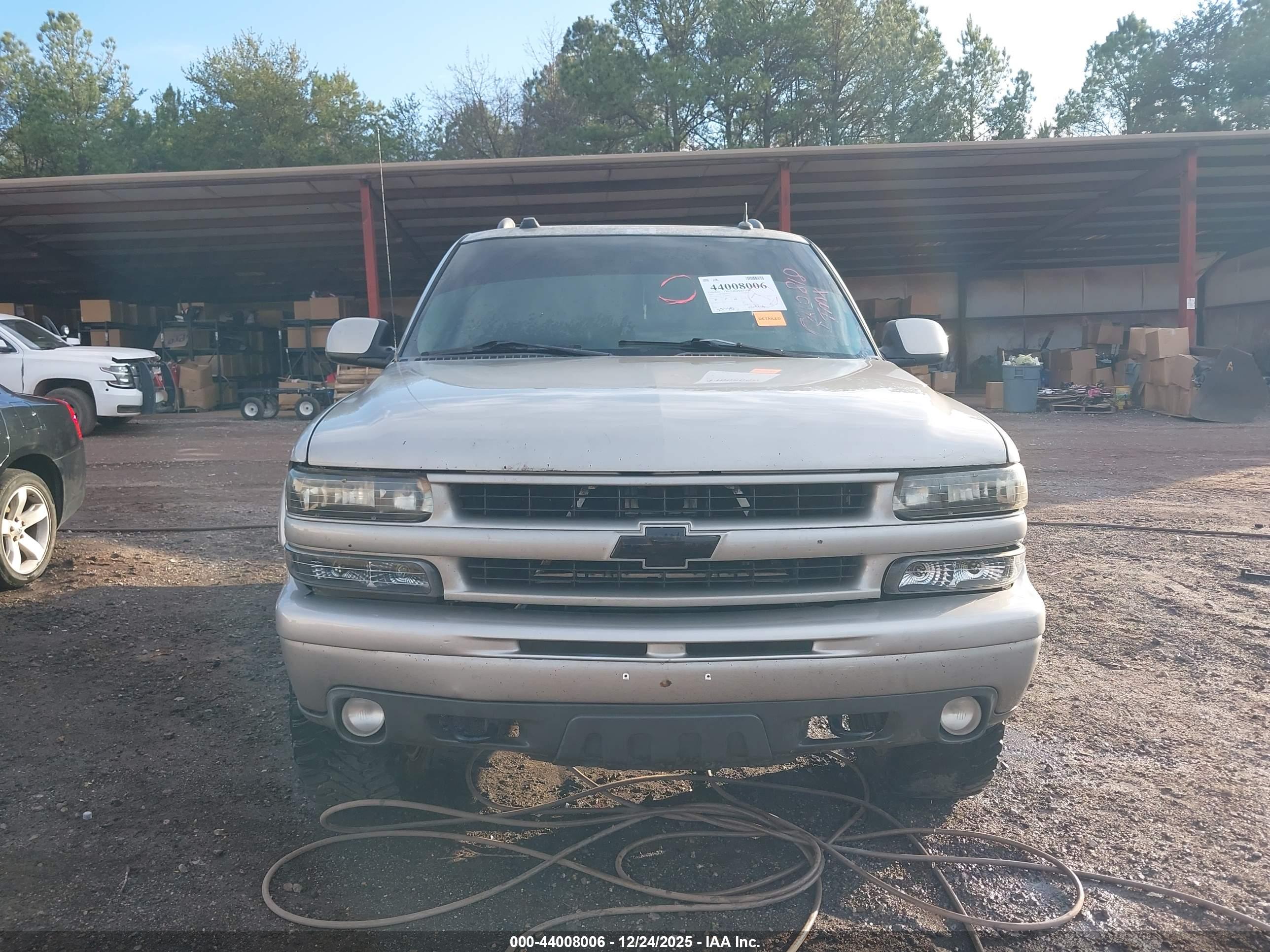 CHEVROLET TAHOE image 6