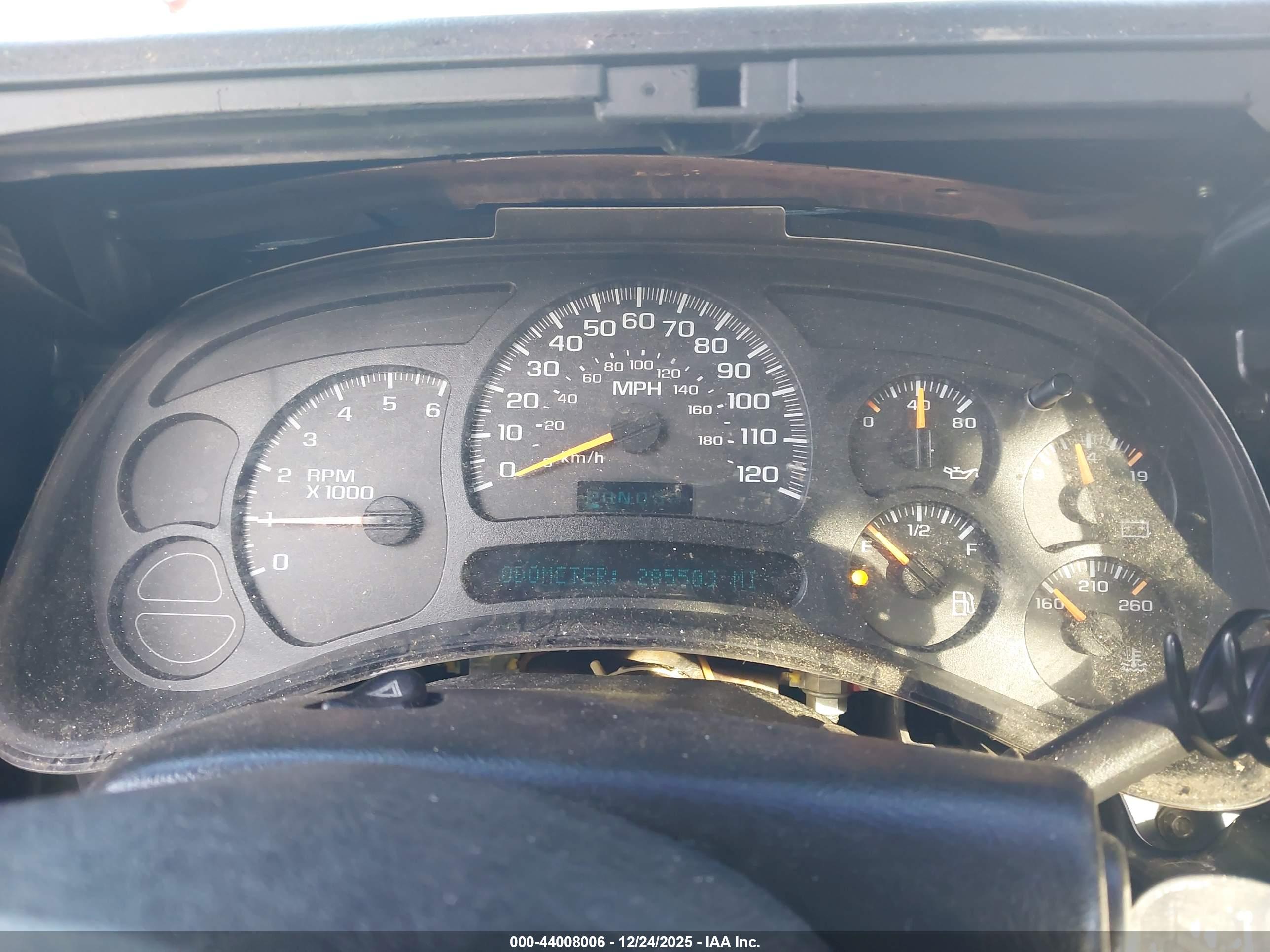 CHEVROLET TAHOE image 7