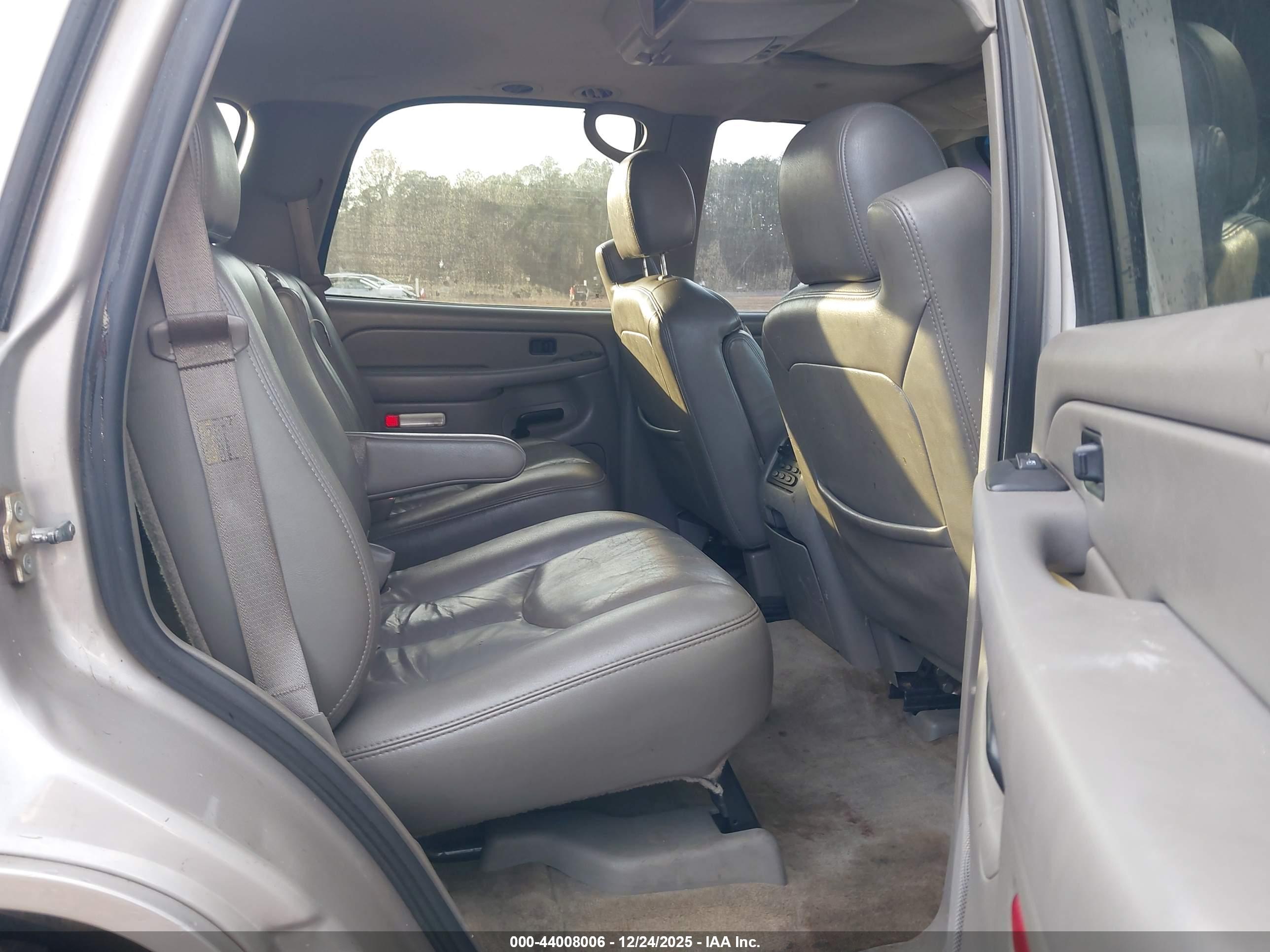 CHEVROLET TAHOE image 8