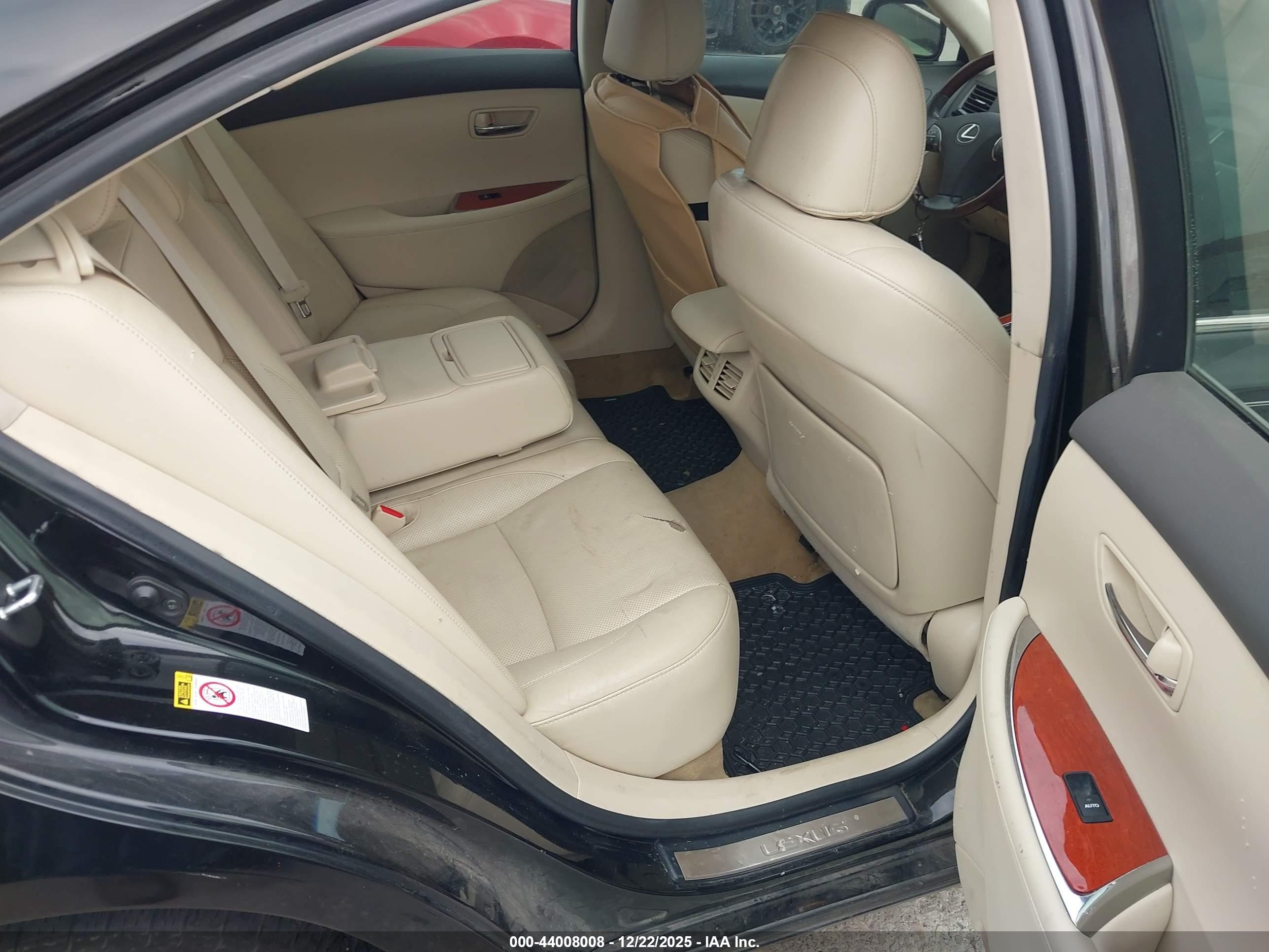 LEXUS ES image 8