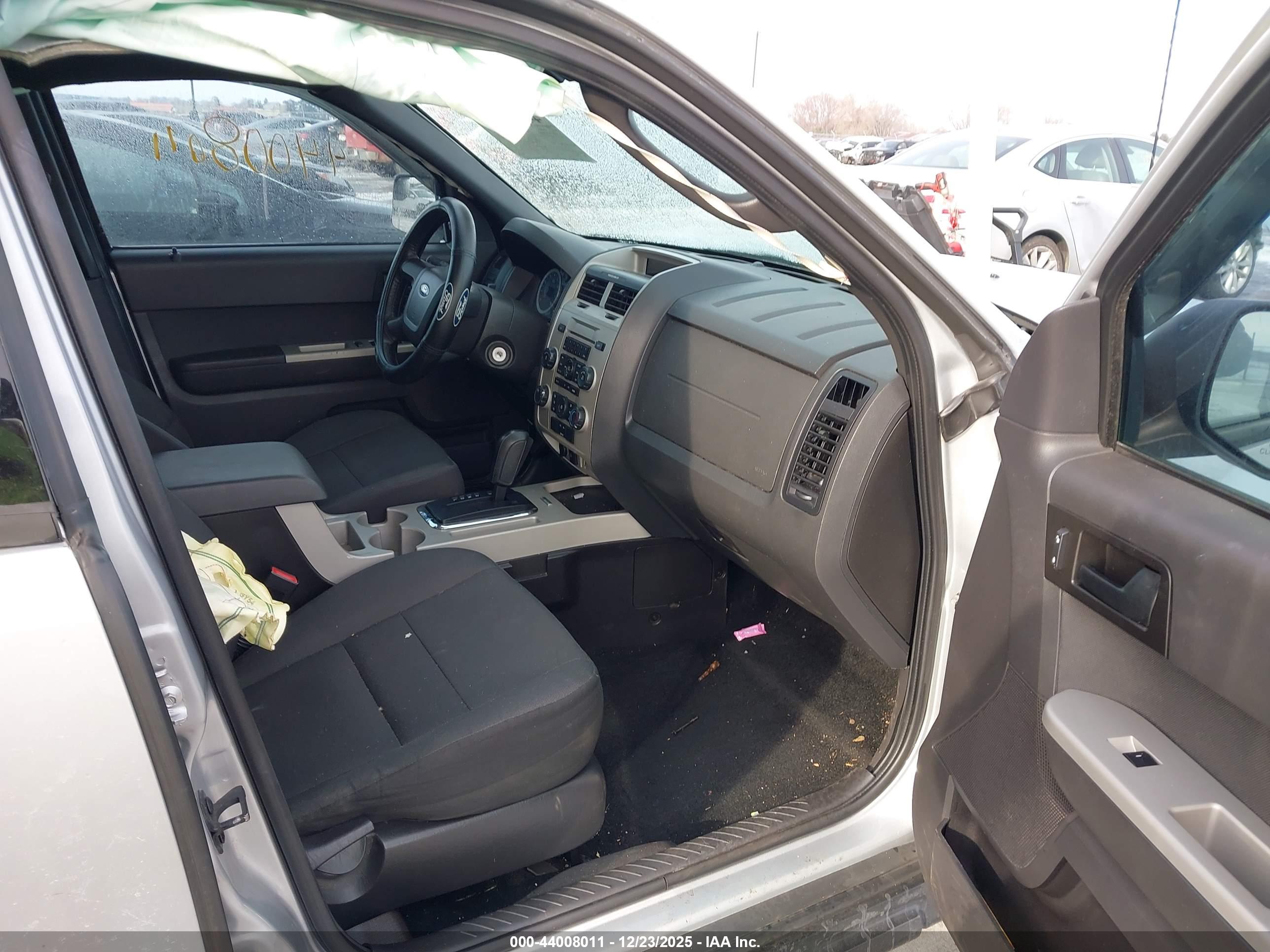 FORD ESCAPE image 5