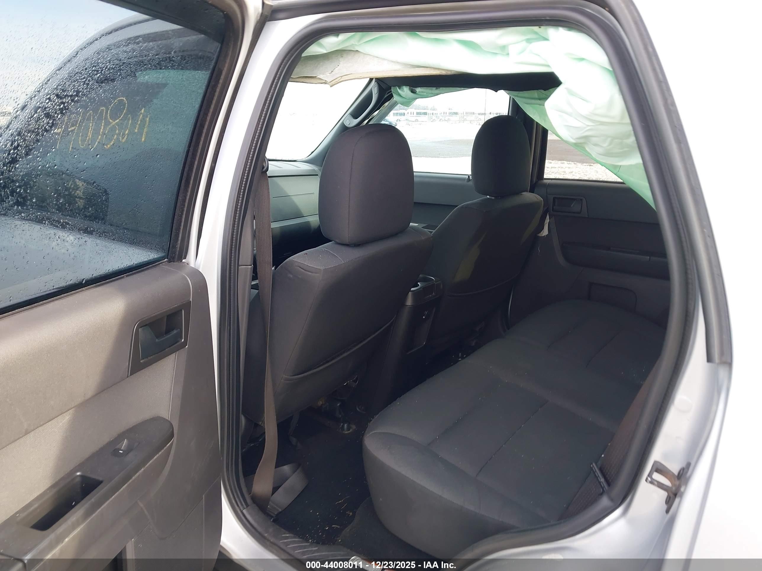 FORD ESCAPE image 8