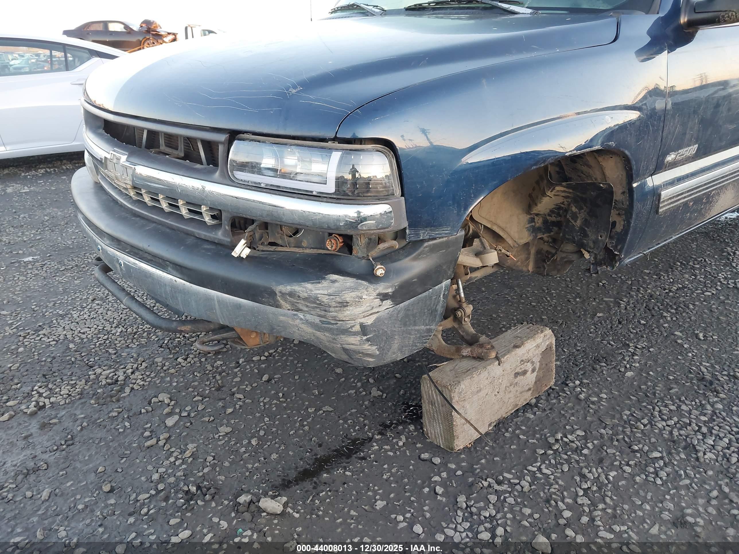 CHEVROLET SILVERADO image 6