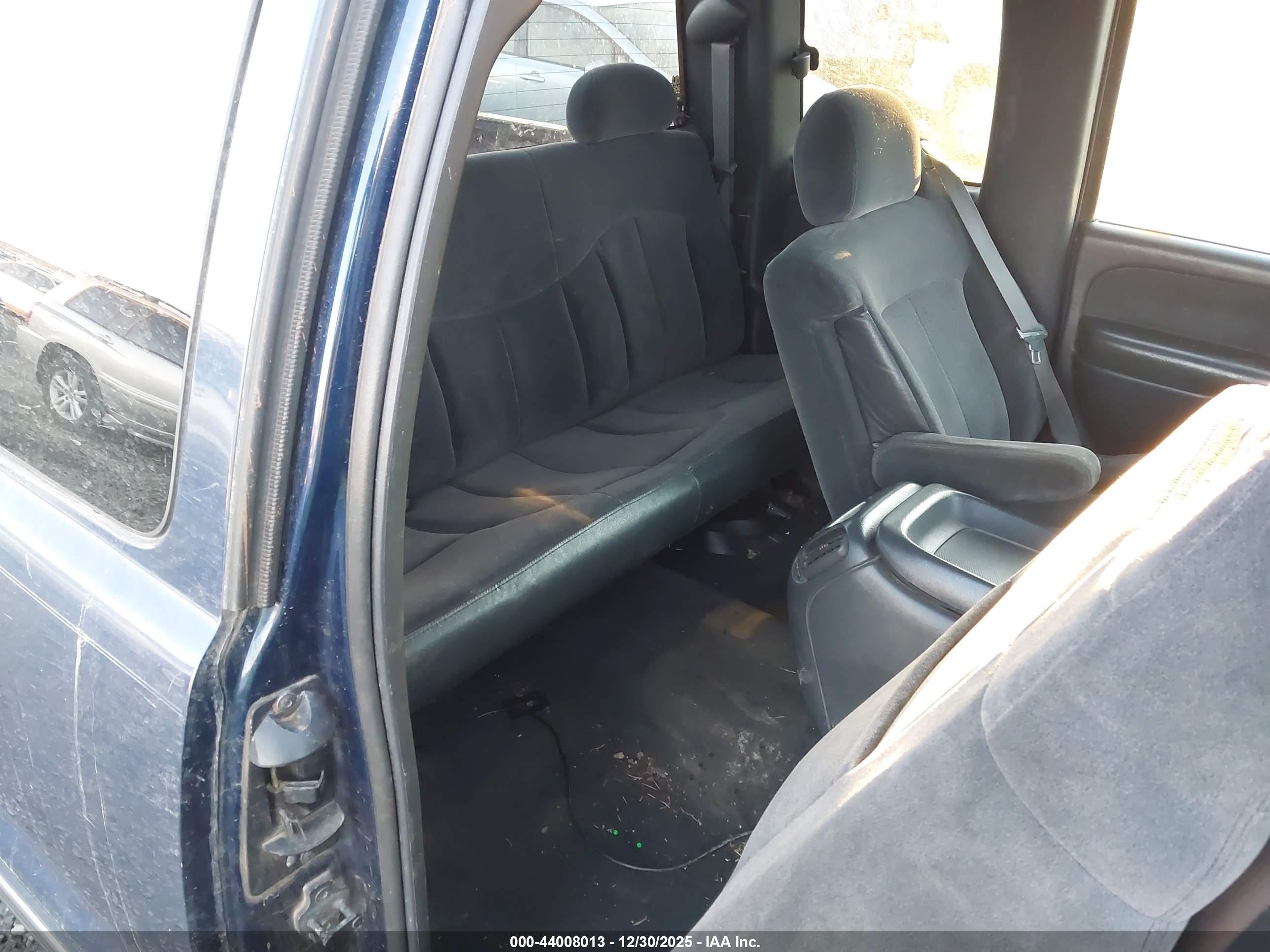 CHEVROLET SILVERADO image 8