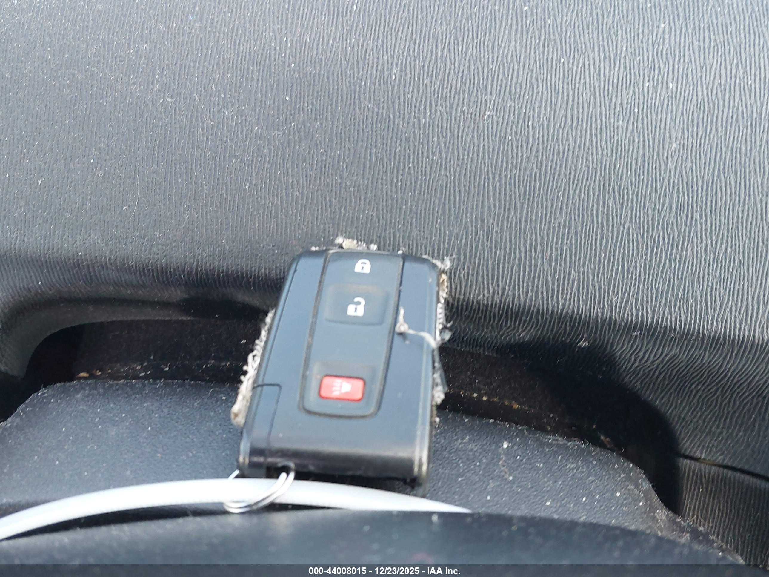 TOYOTA PRIUS image 11