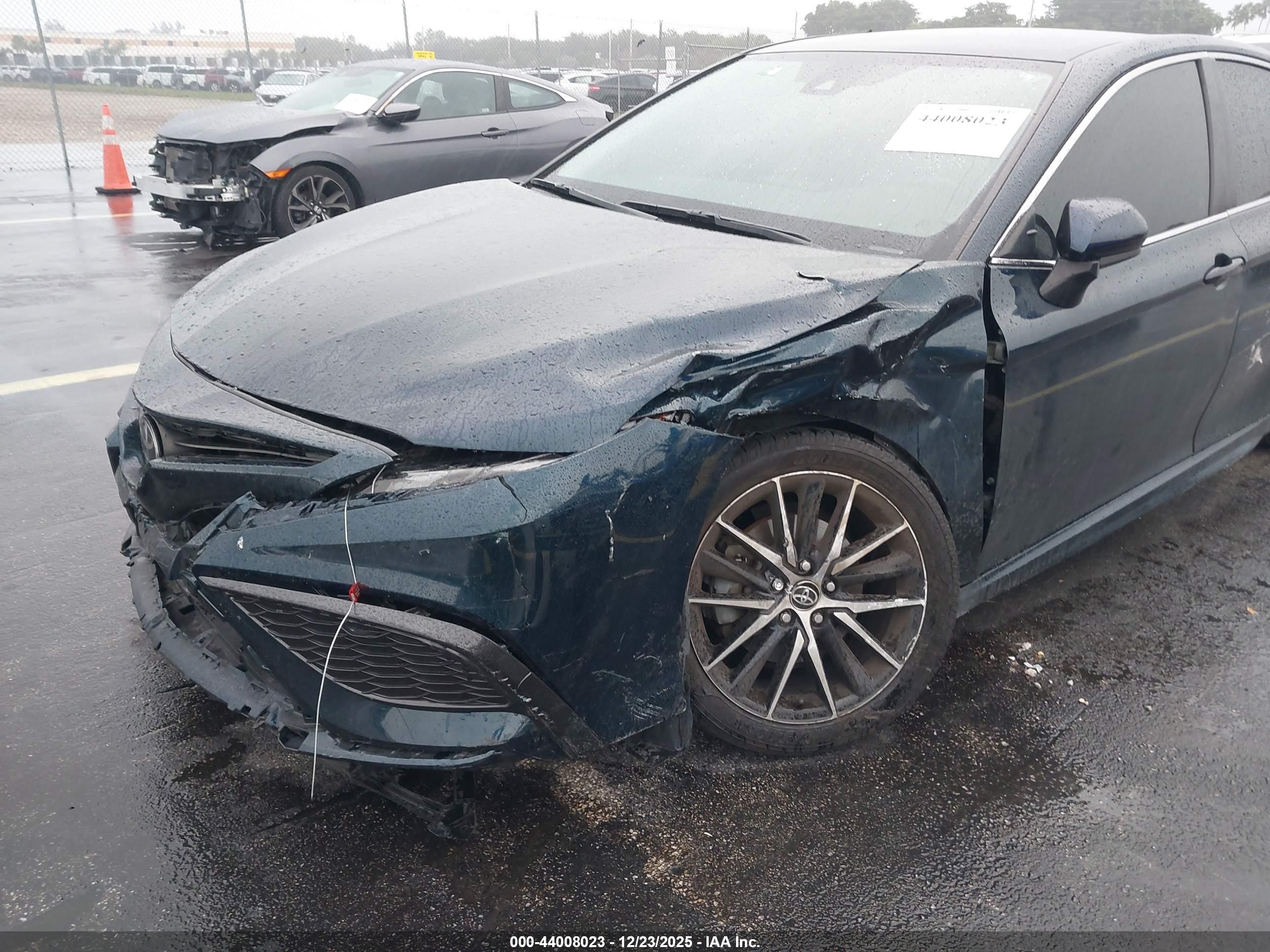 TOYOTA CAMRY image 6