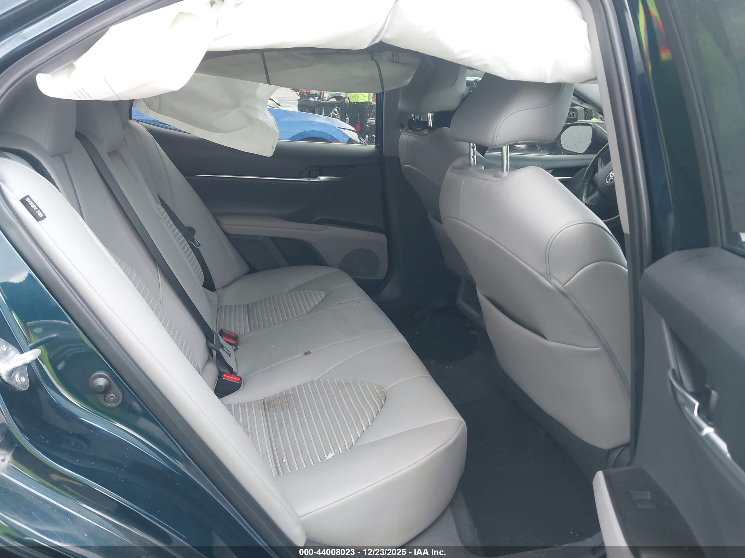 TOYOTA CAMRY image 8
