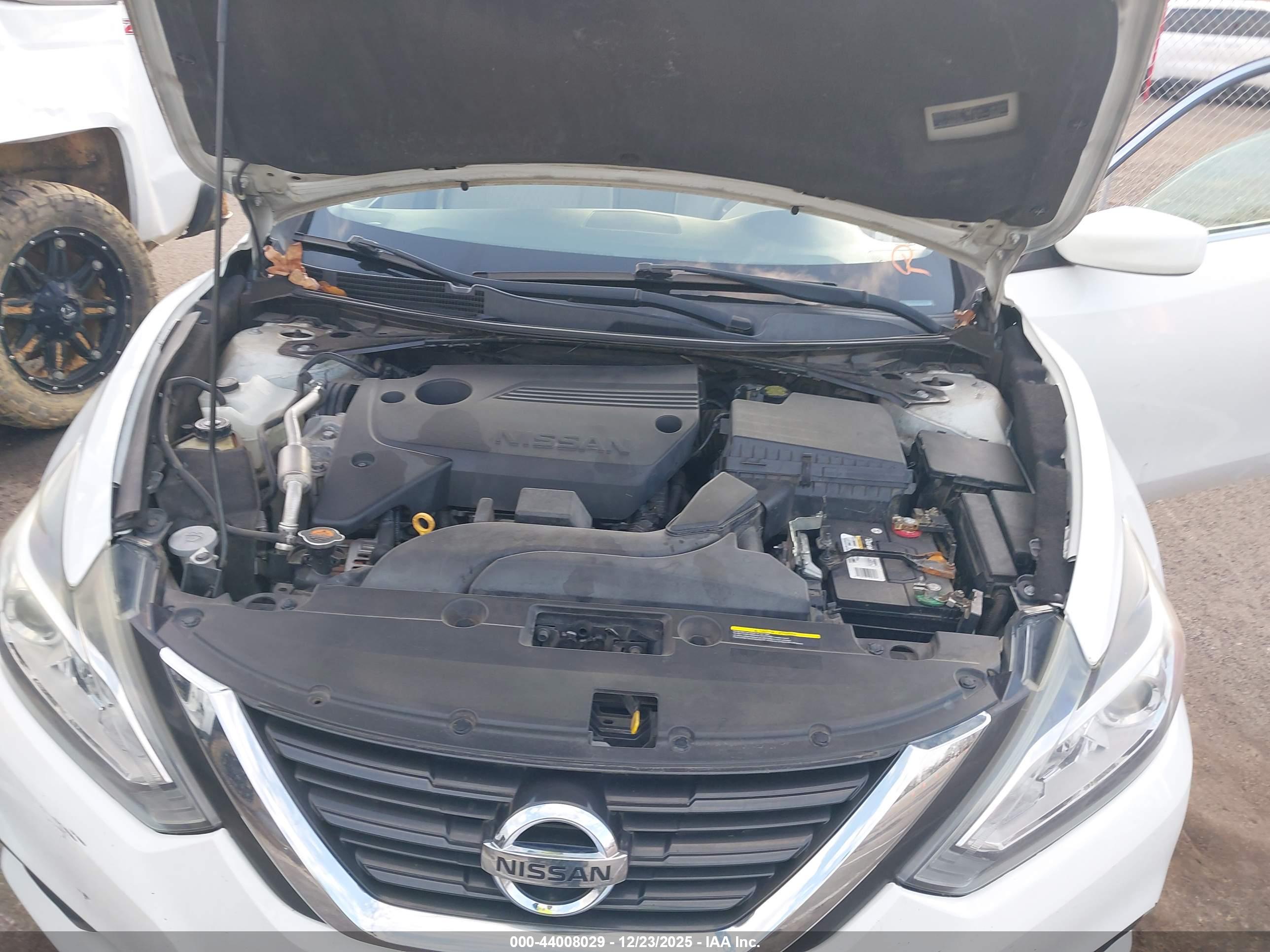 NISSAN ALTIMA image 10