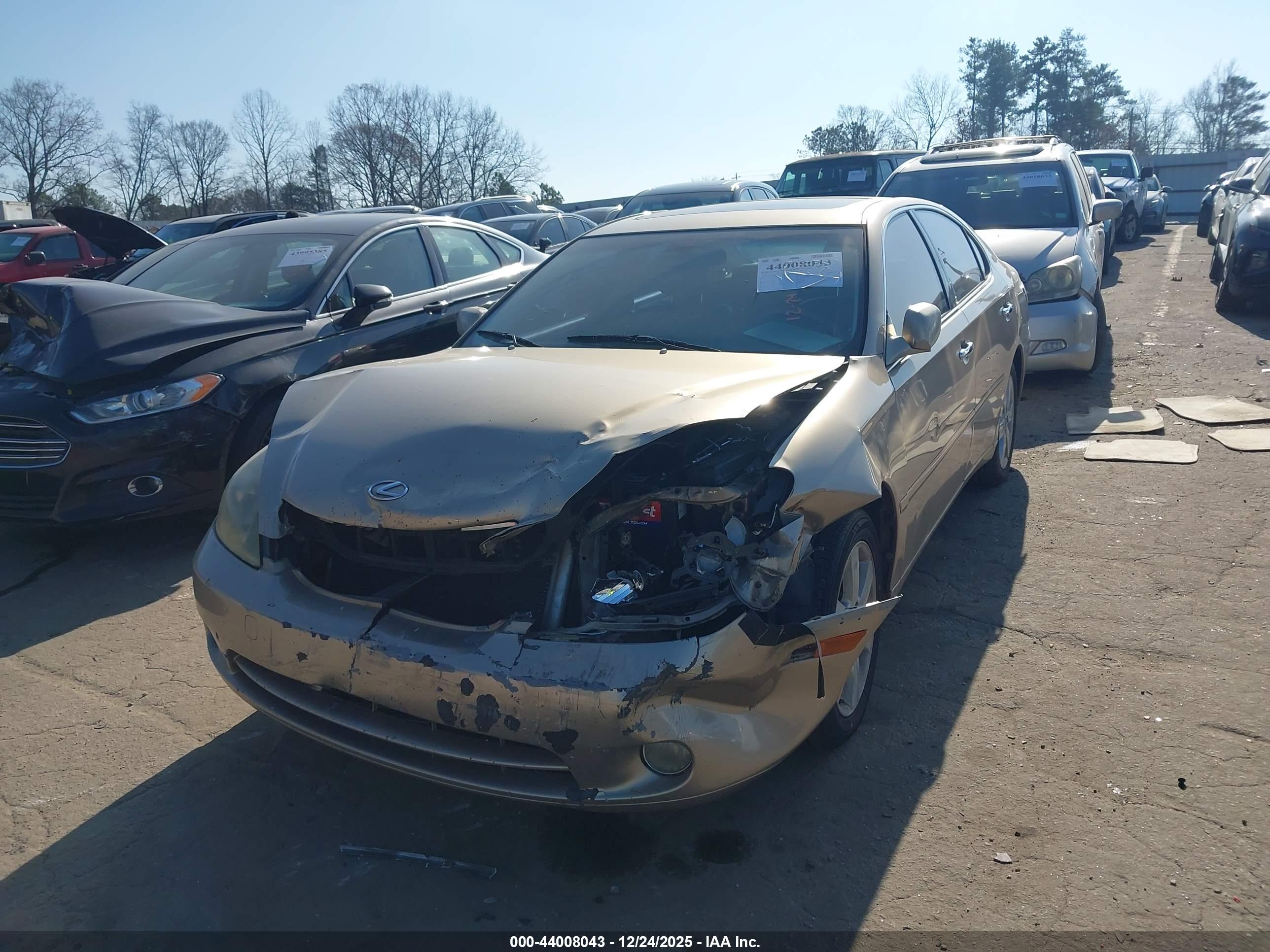 LEXUS ES image 2