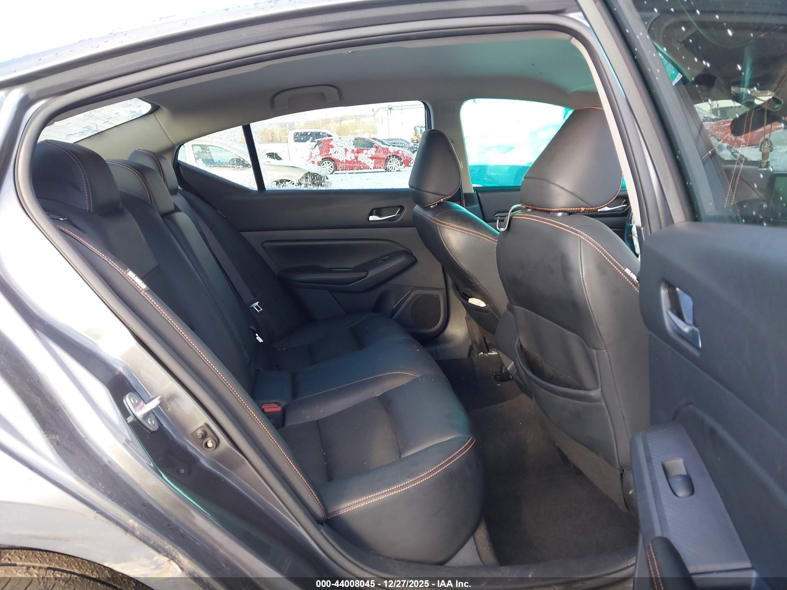 NISSAN ALTIMA image 8