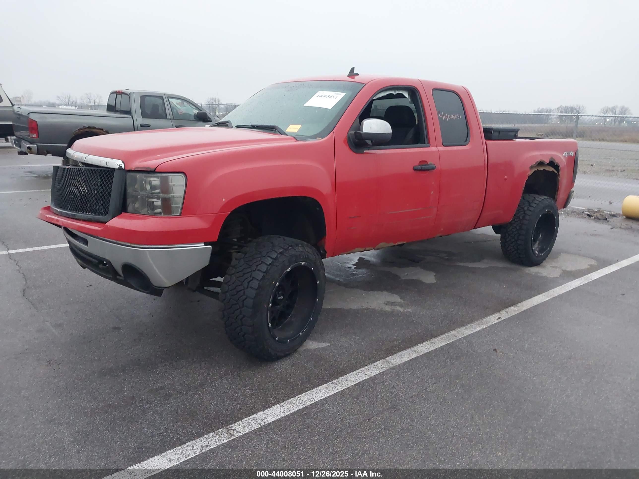 GMC SIERRA image 2