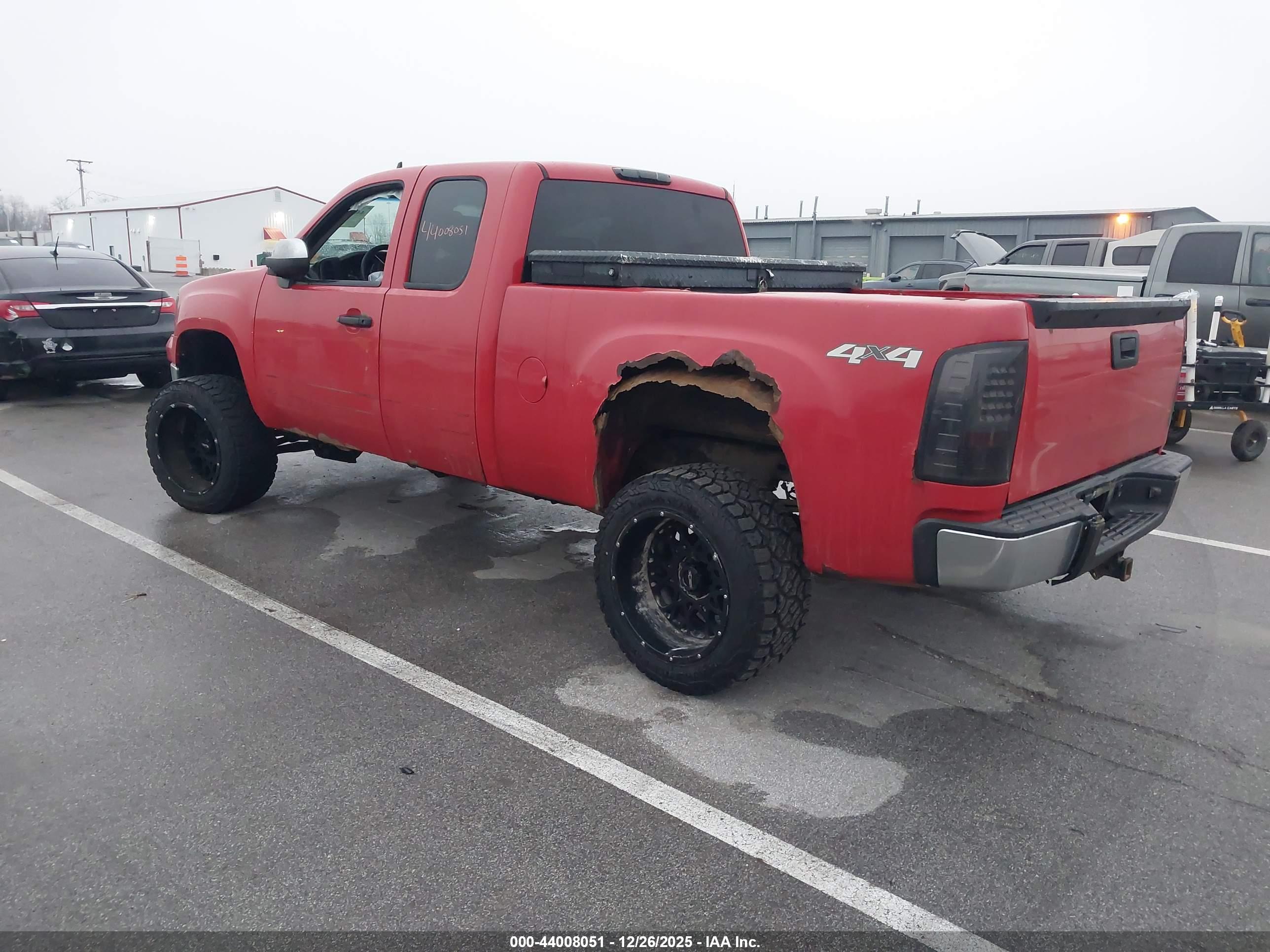 GMC SIERRA image 3