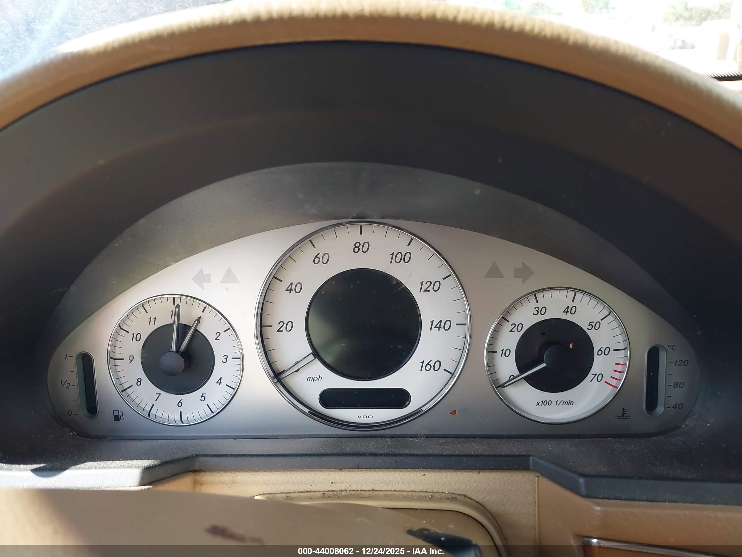 MERCEDES-BENZ E image 7