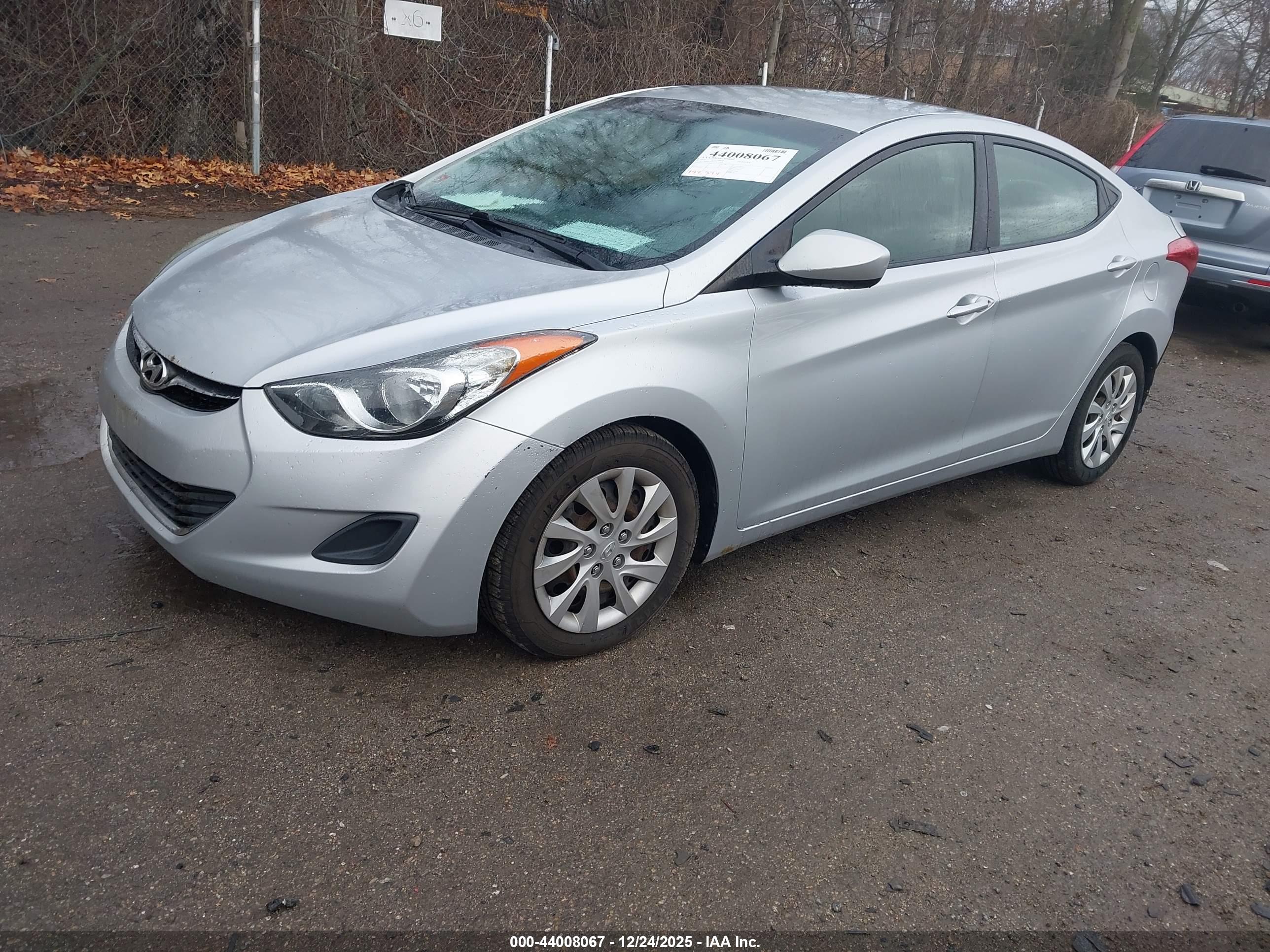 HYUNDAI ELANTRA image 2