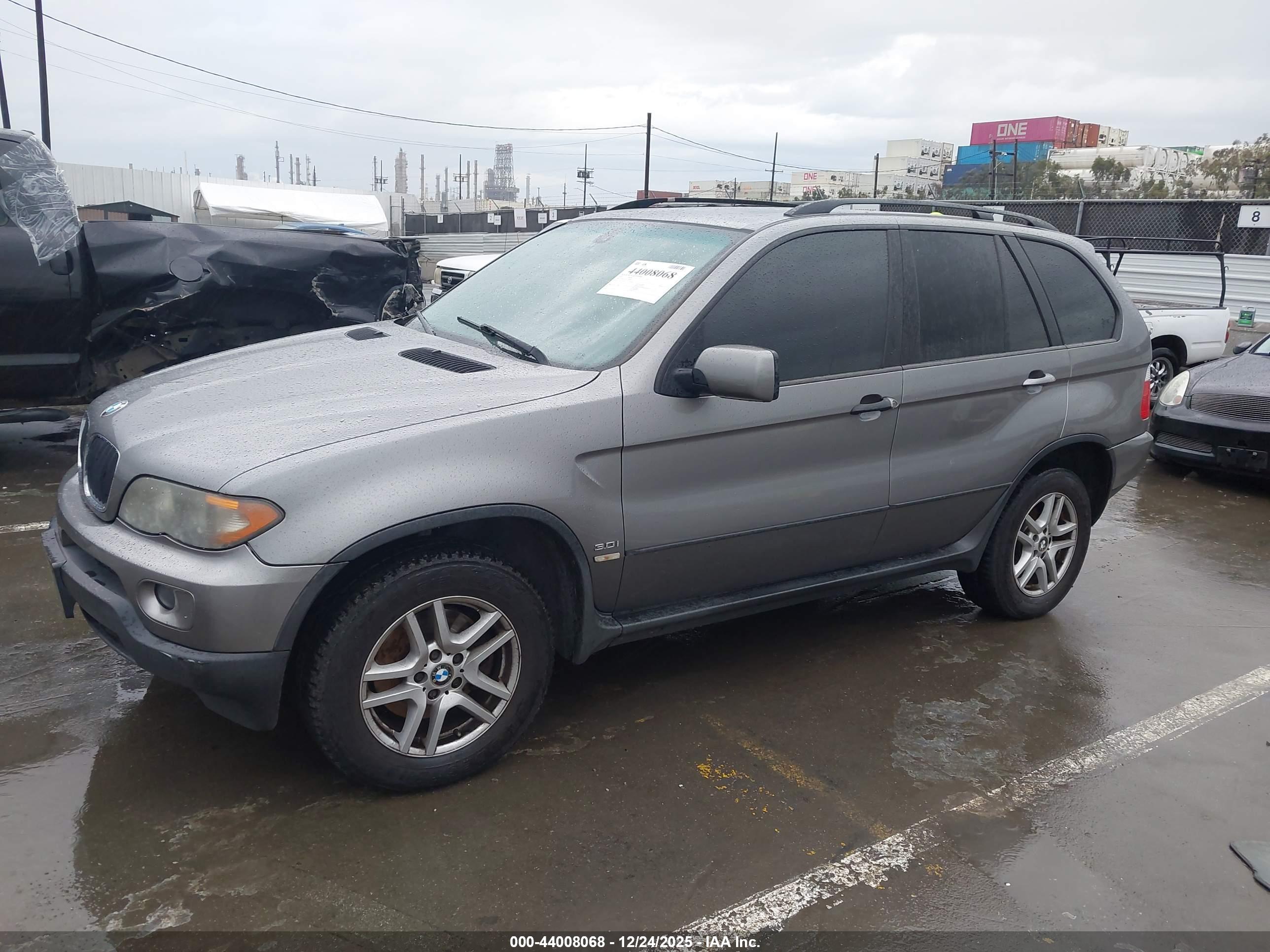 BMW X5 image 2