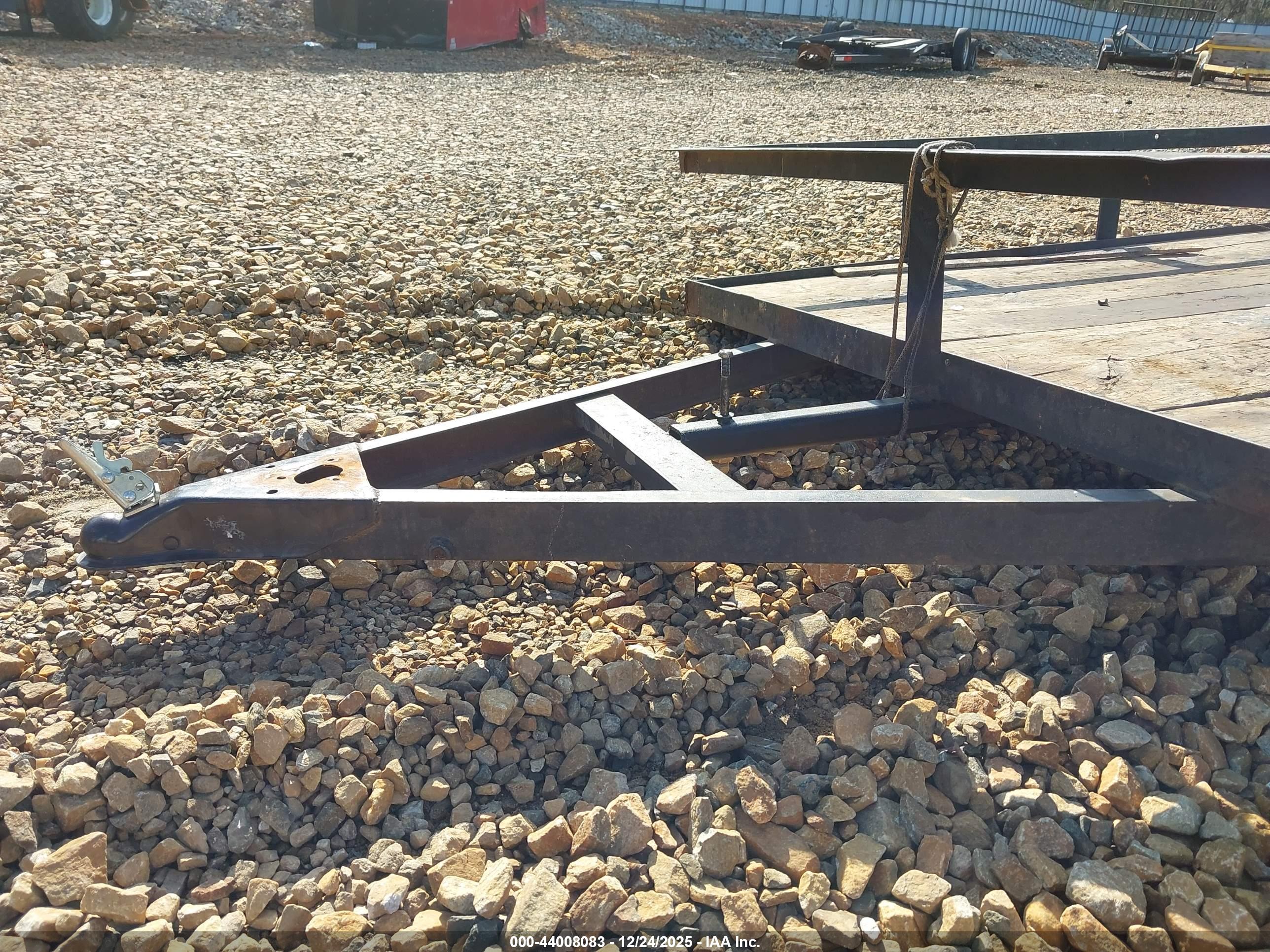 HOMEMADE TRAILER image 10
