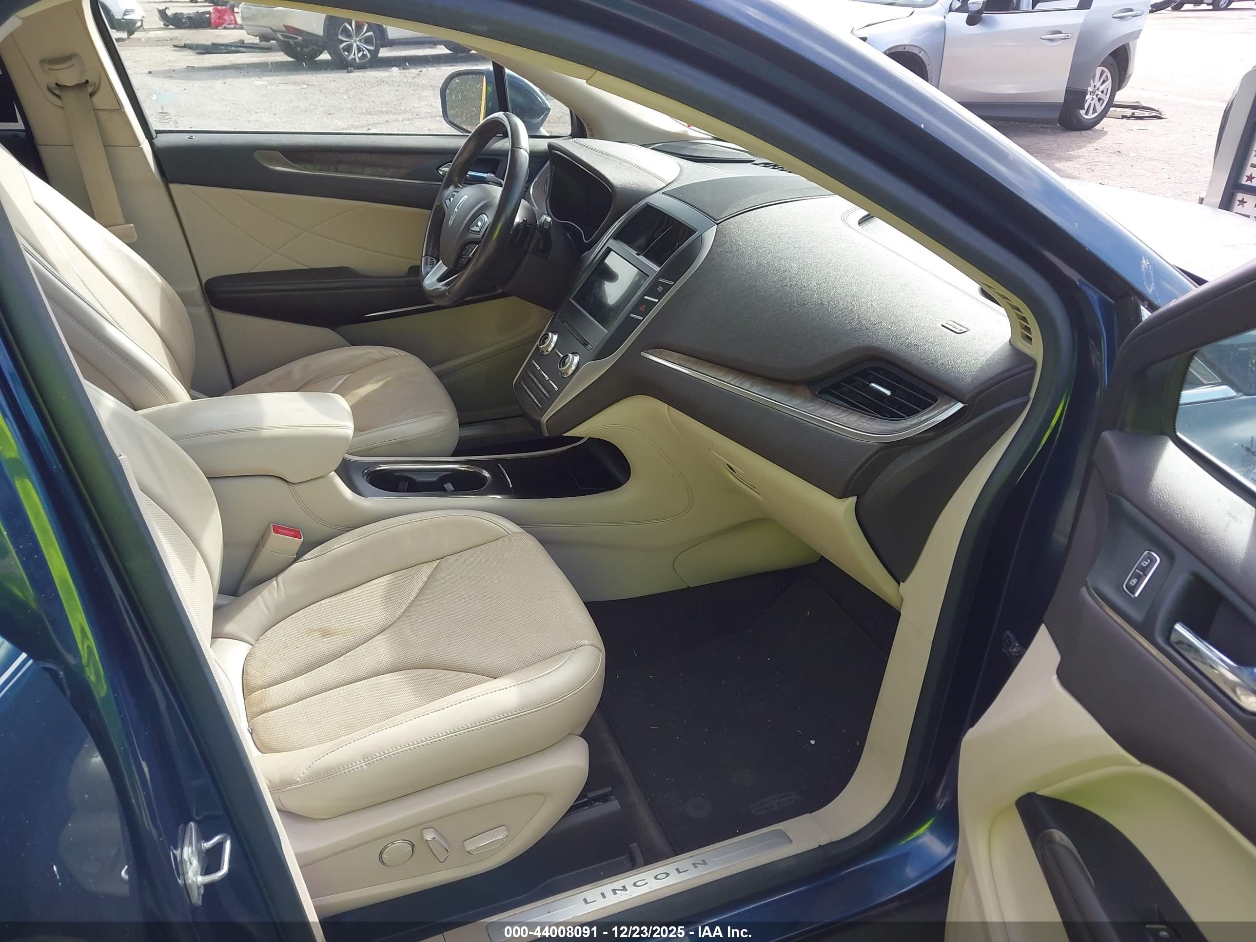 LINCOLN MKC image 5