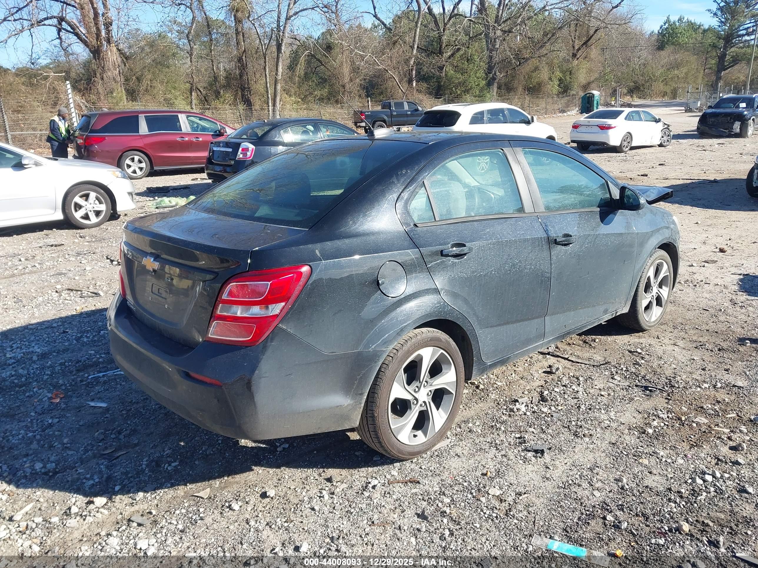 CHEVROLET SONIC image 4
