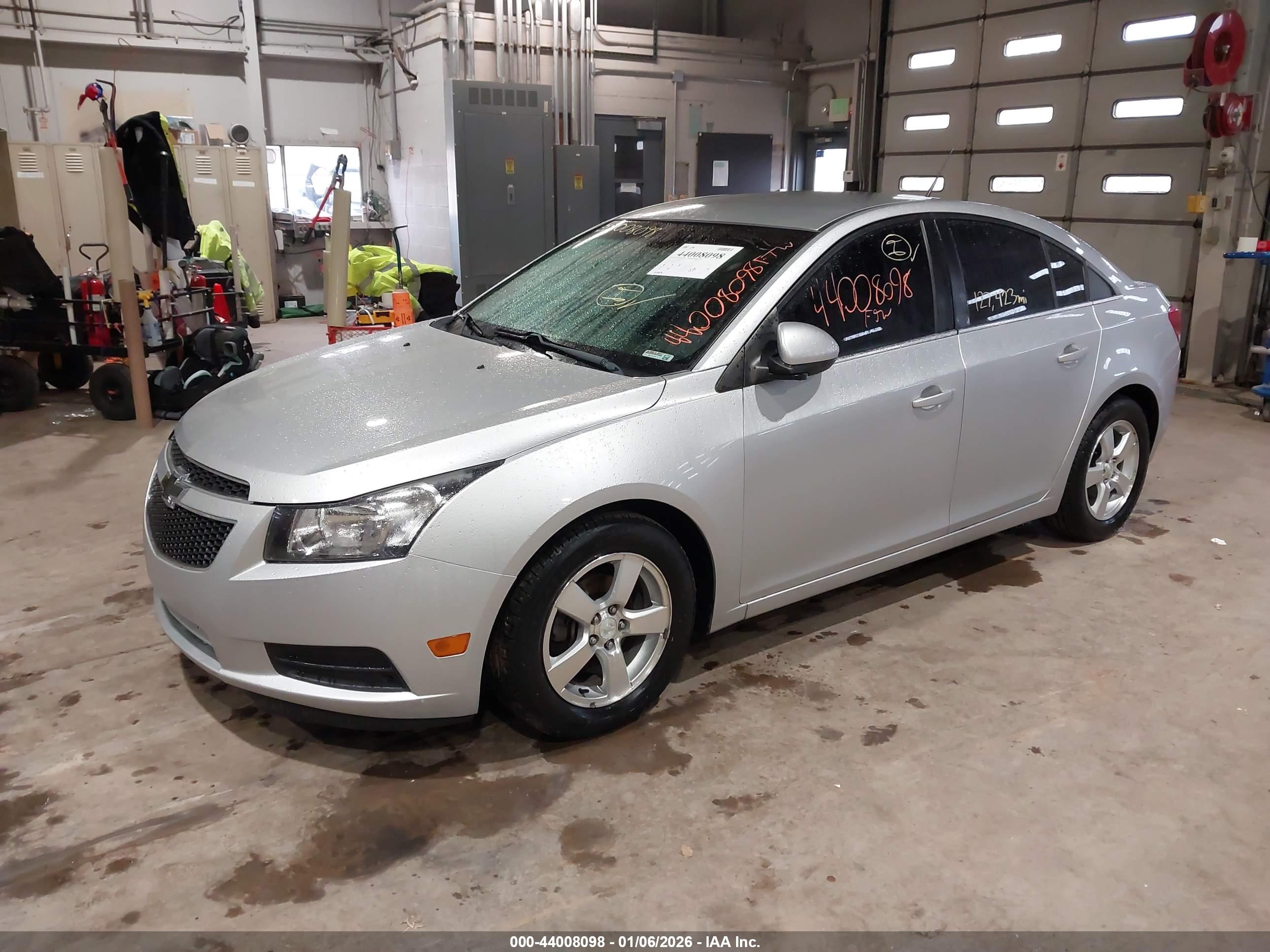 CHEVROLET CRUZE image 2