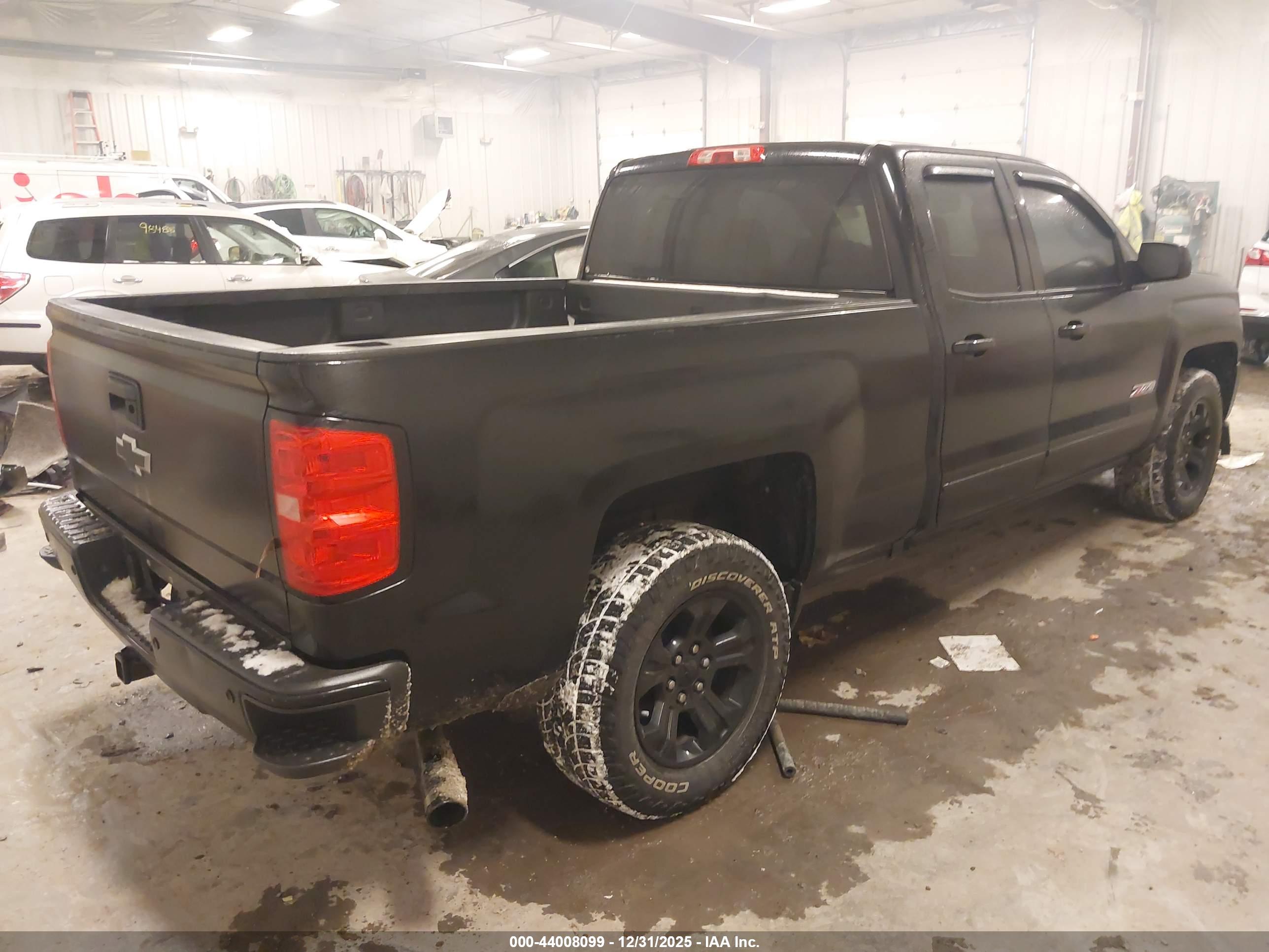 CHEVROLET SILVERADO image 4