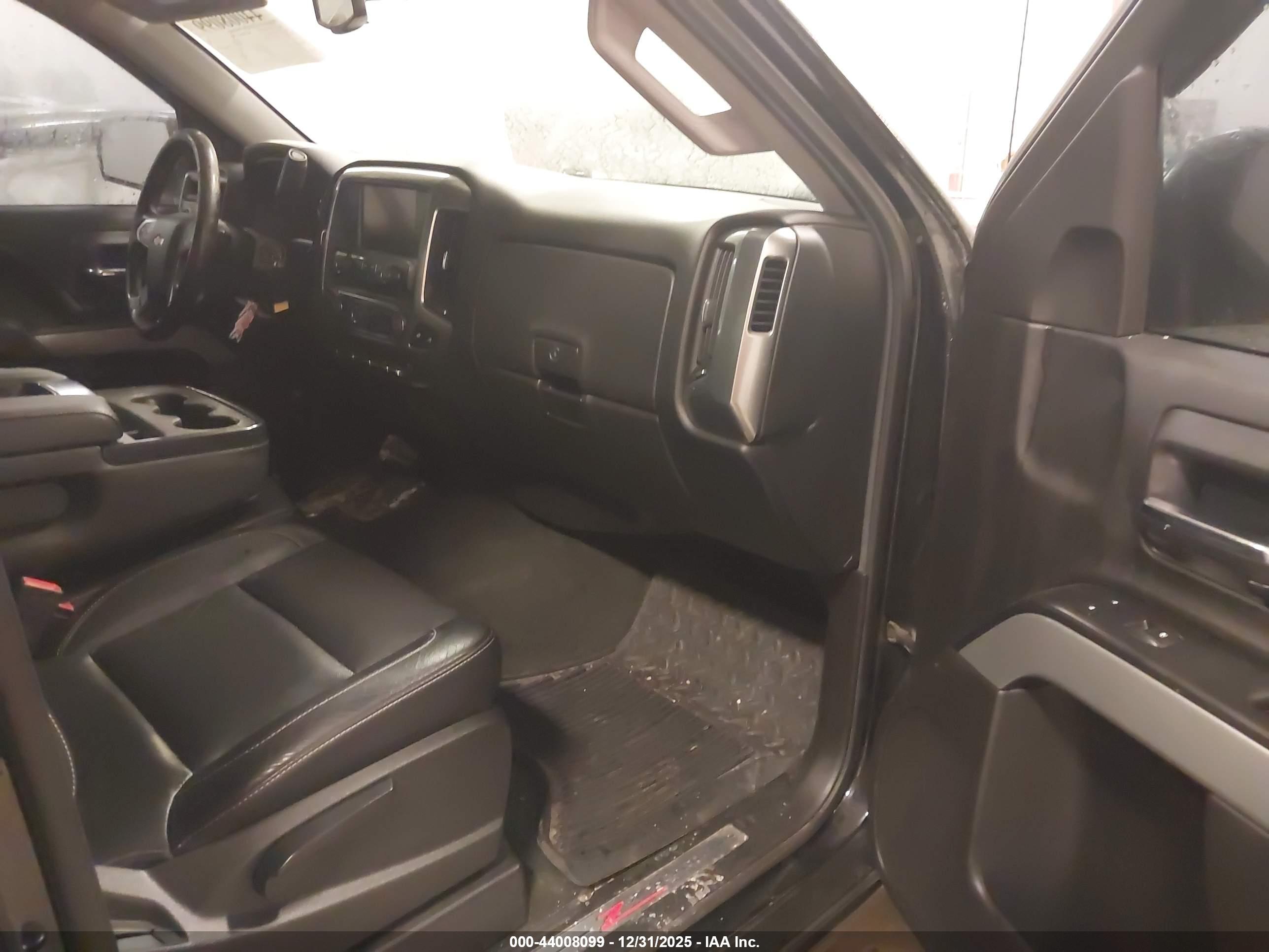 CHEVROLET SILVERADO image 5
