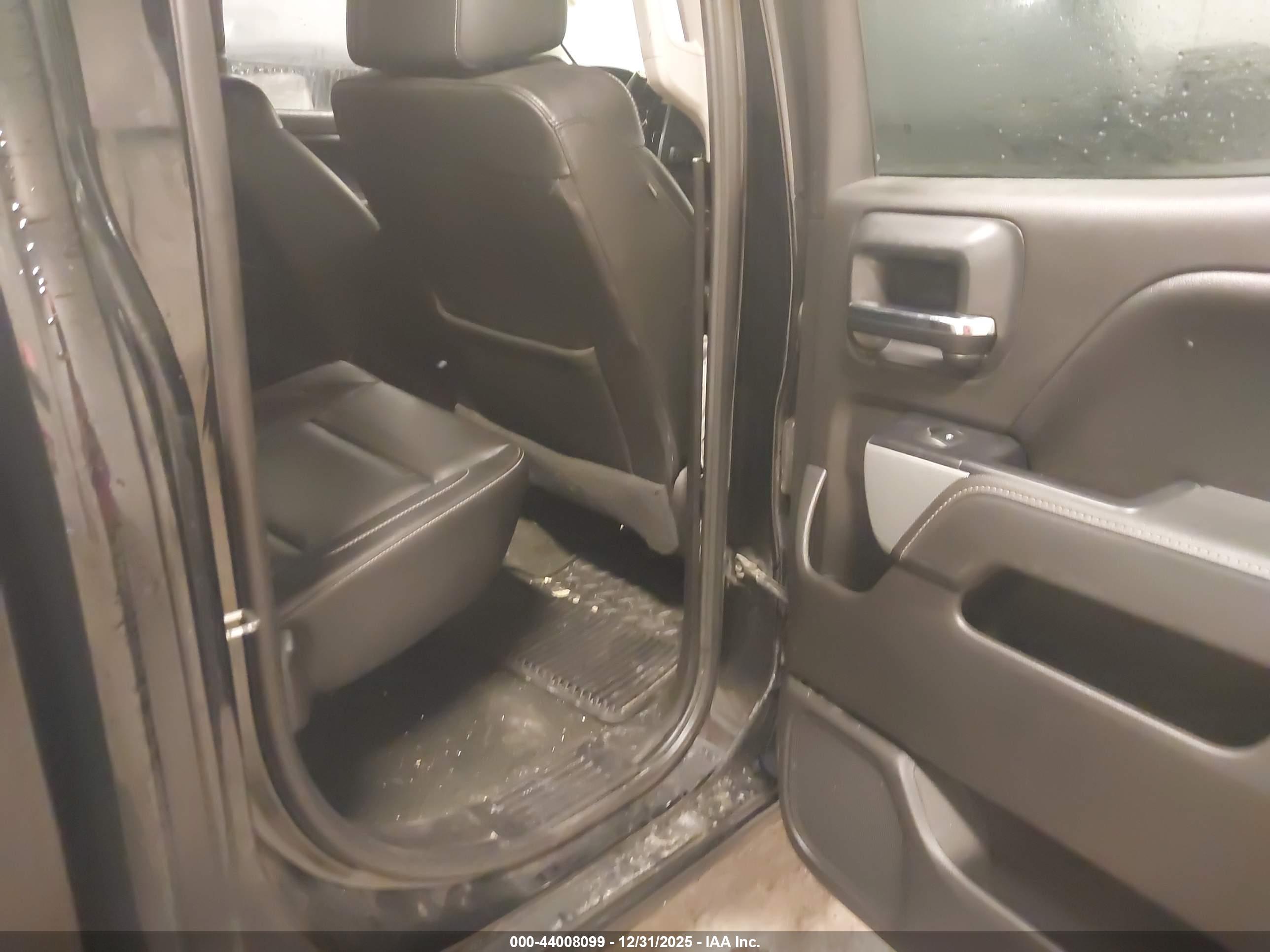 CHEVROLET SILVERADO image 8
