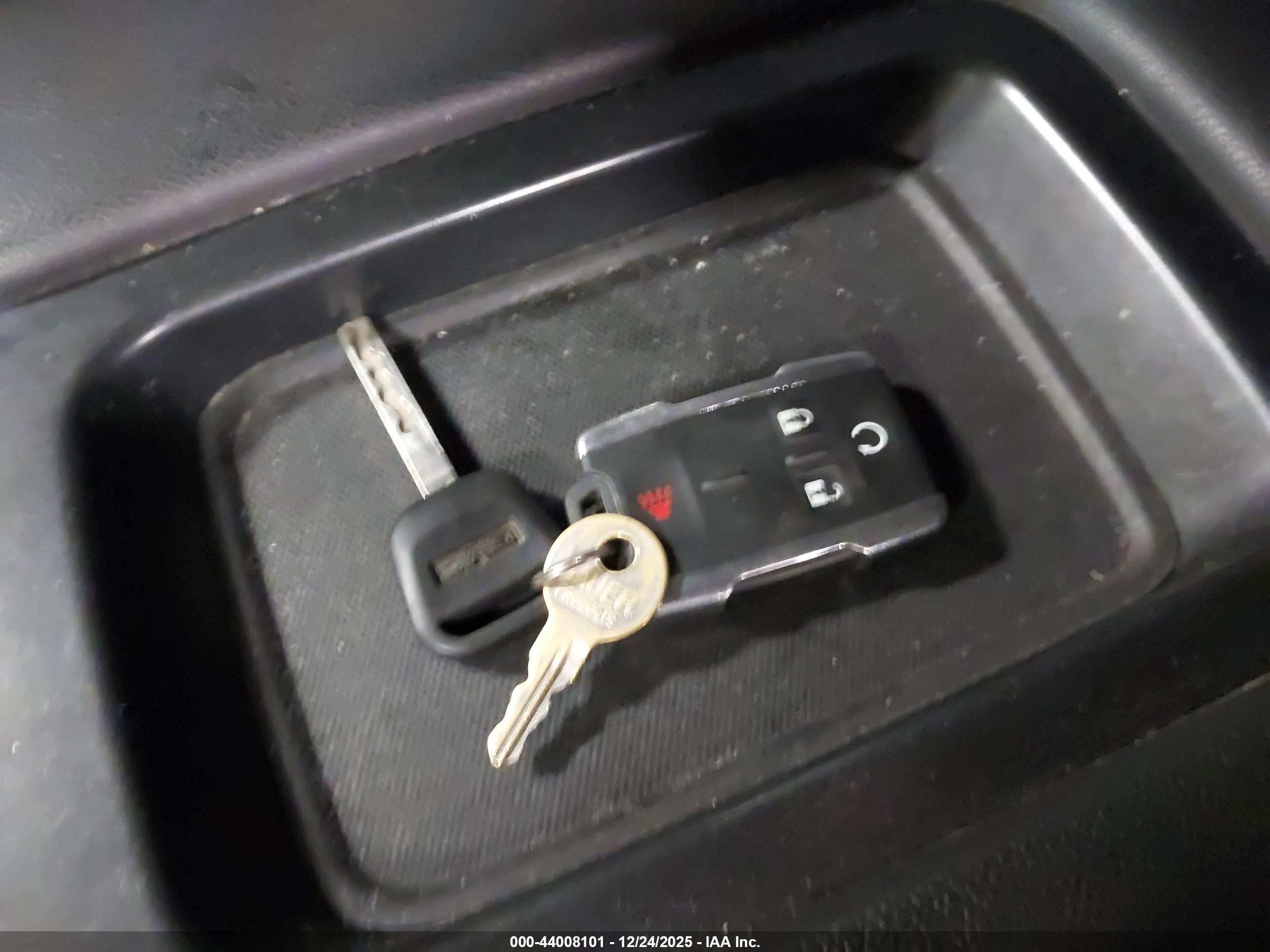 GMC SIERRA image 11