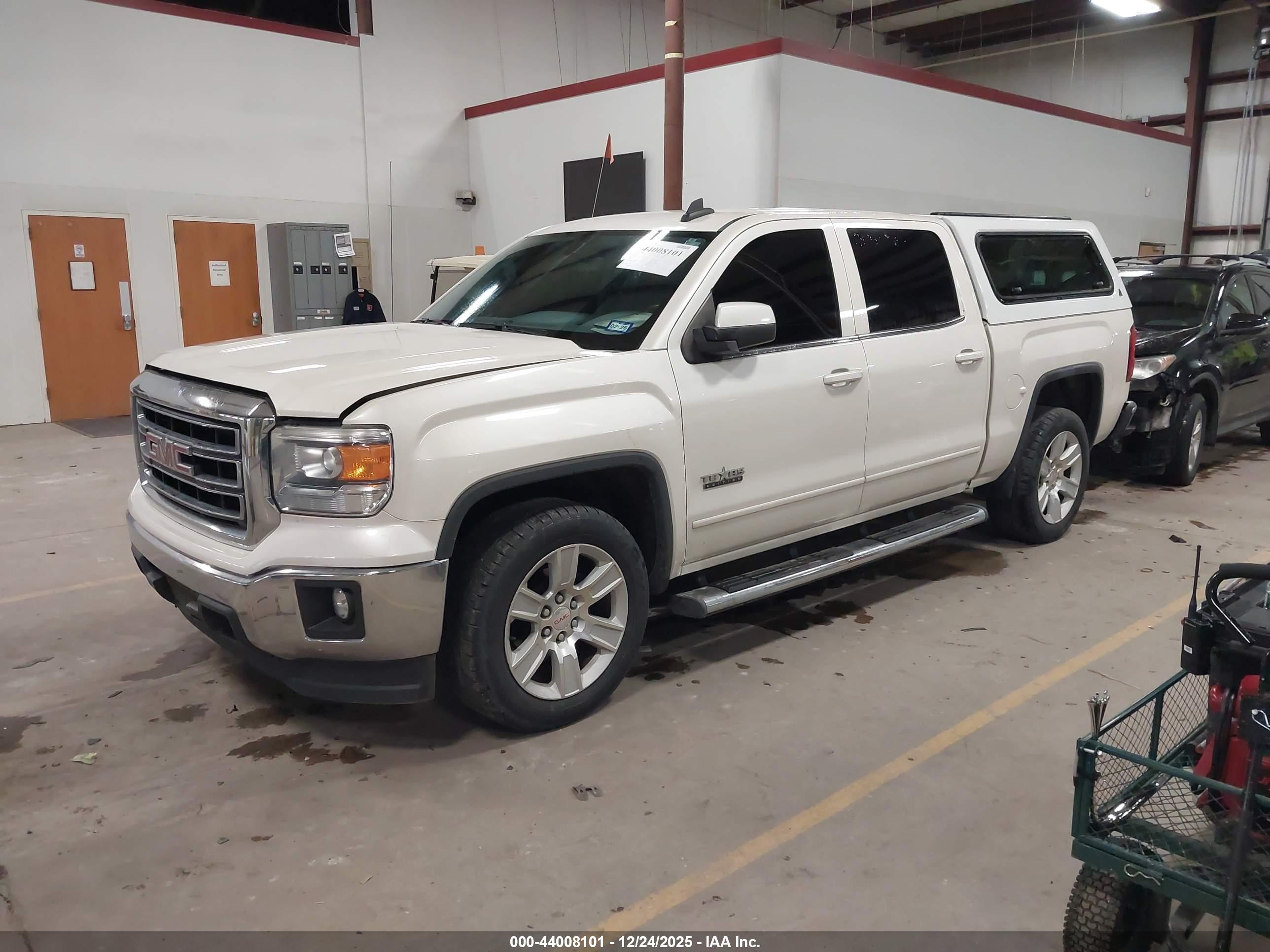 GMC SIERRA image 2
