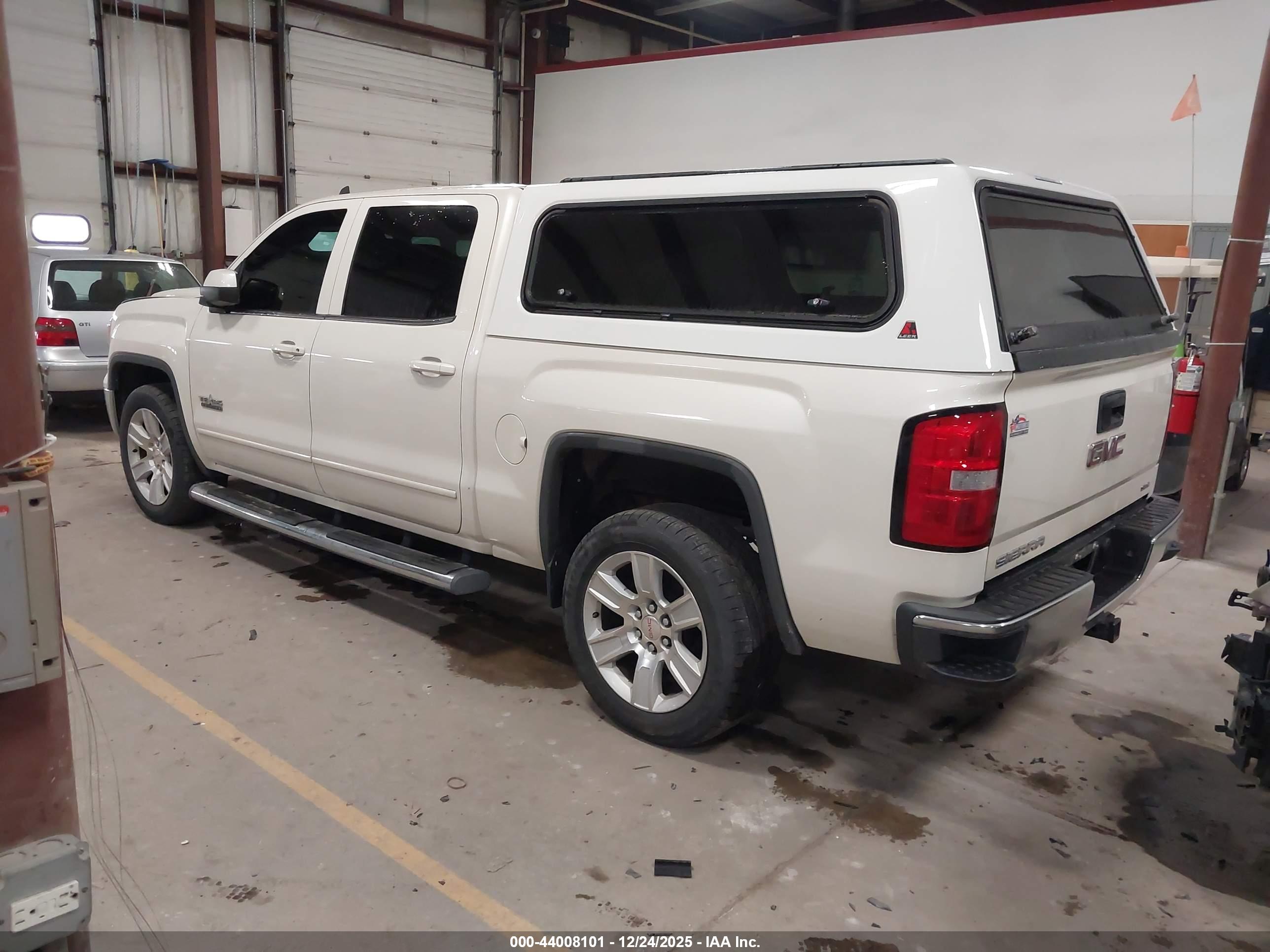 GMC SIERRA image 3
