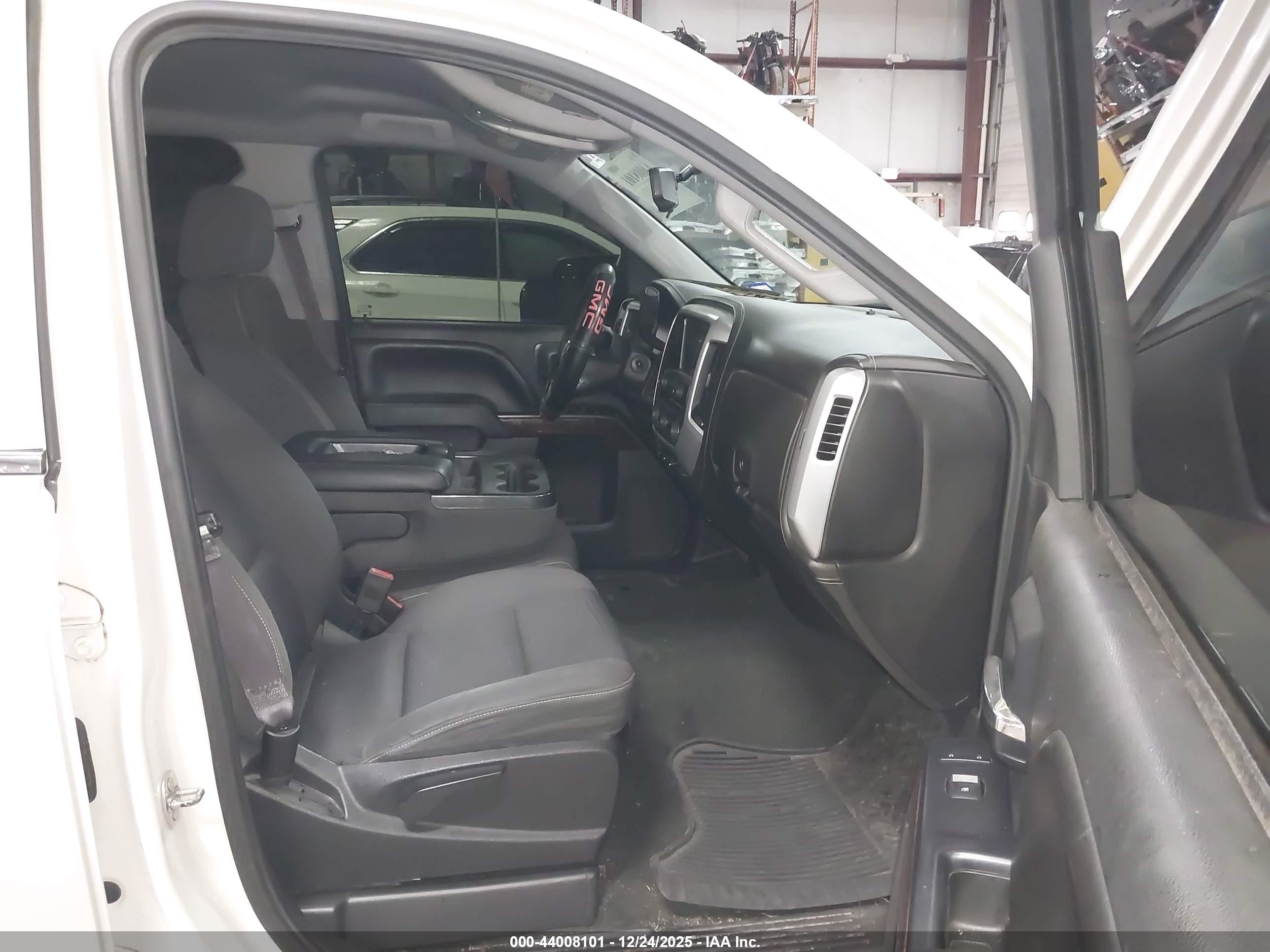GMC SIERRA image 5